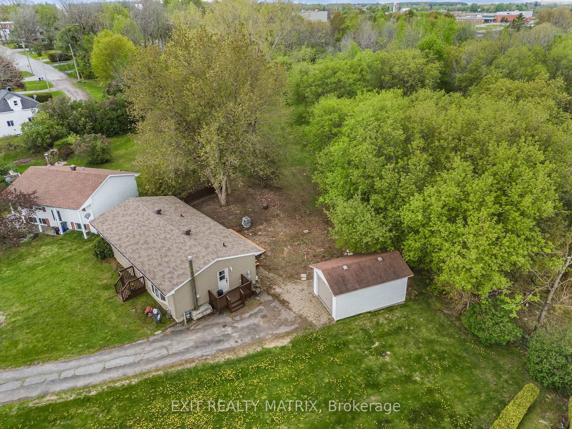 Photo 36 of 136 Martel Crescent, Champlain, Vankleek Hill — HOMEH