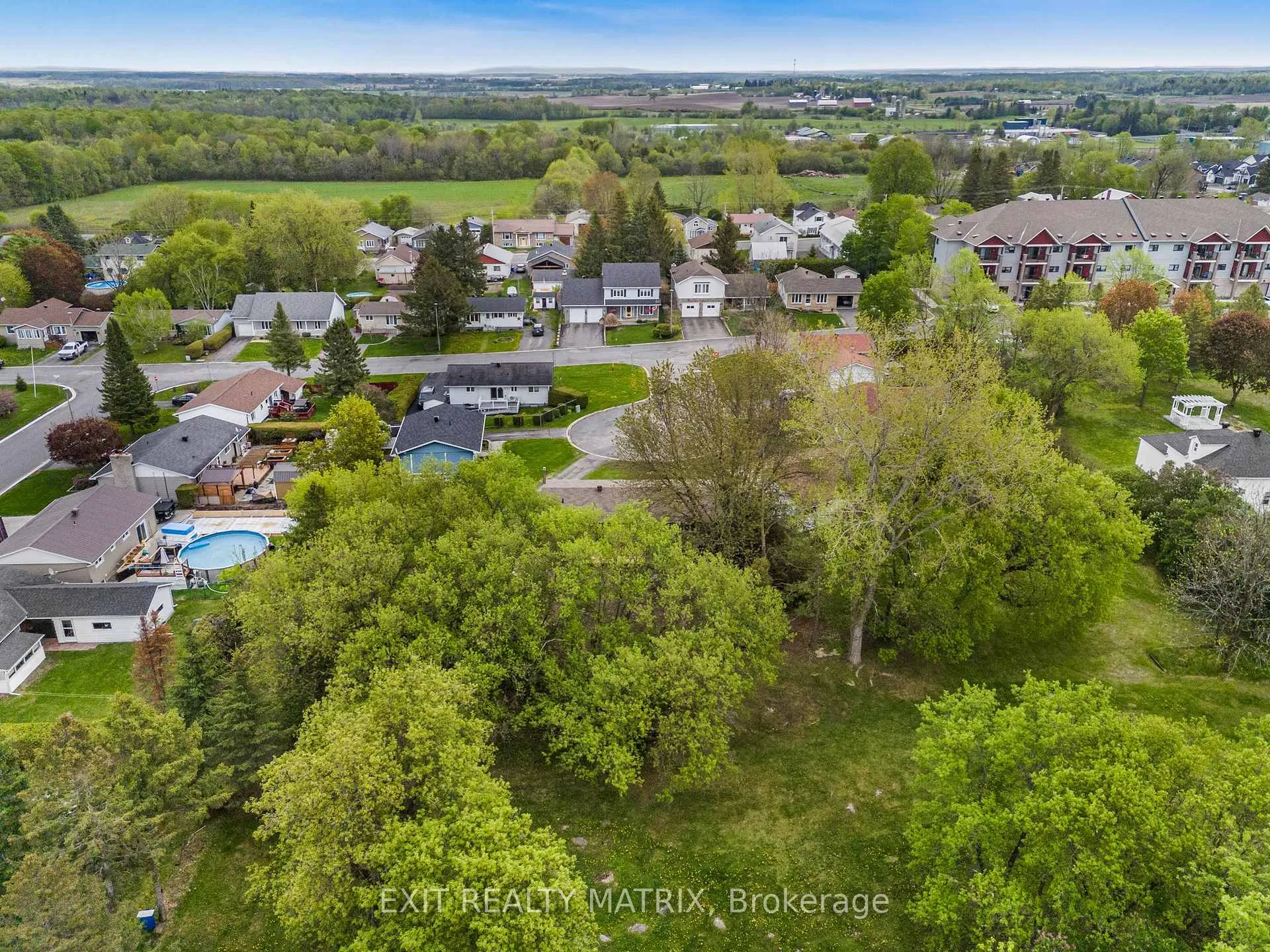Photo 37 of 136 Martel Crescent, Champlain, Vankleek Hill — HOMEH