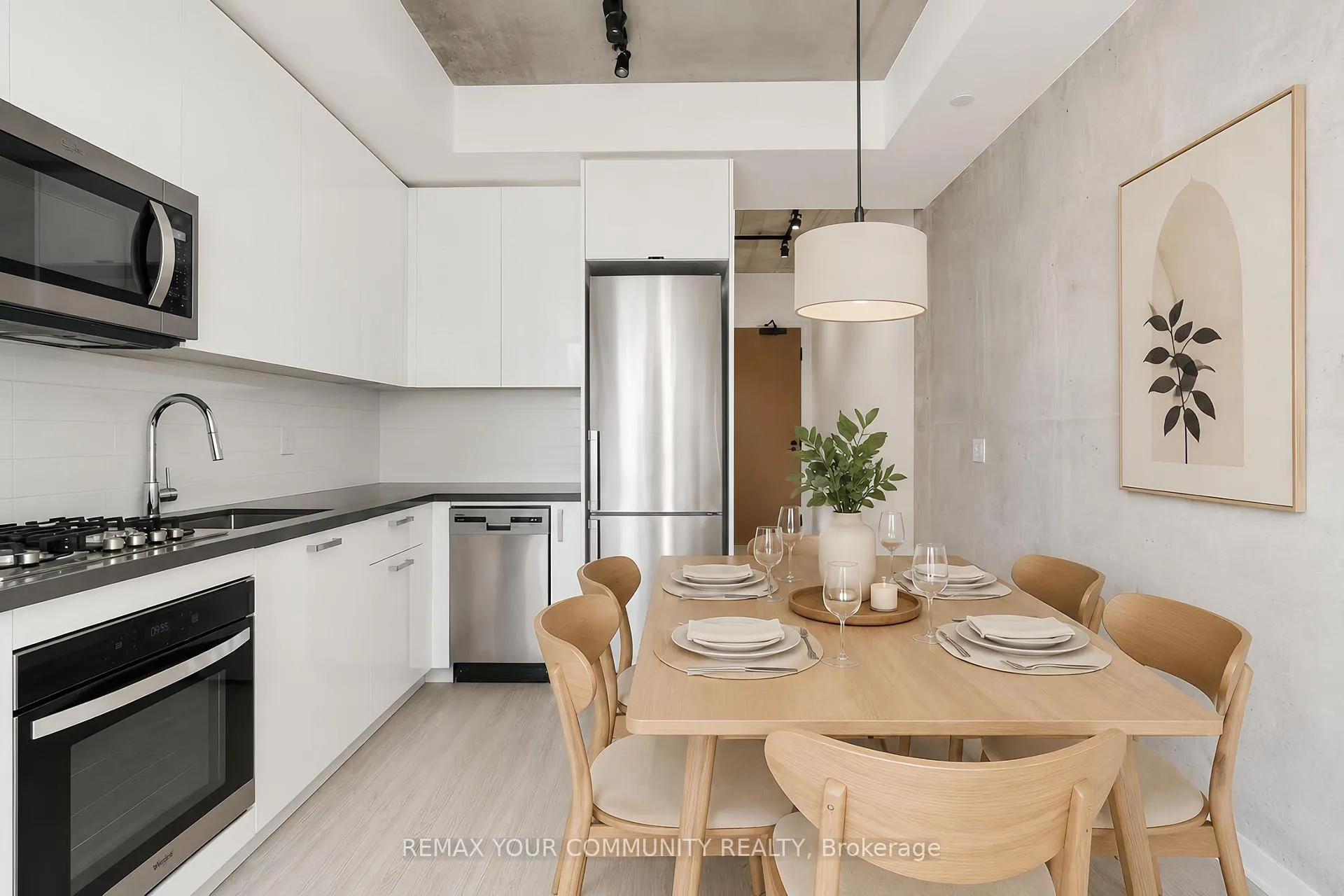 Front of Unit 1209, 195 McCaul Street