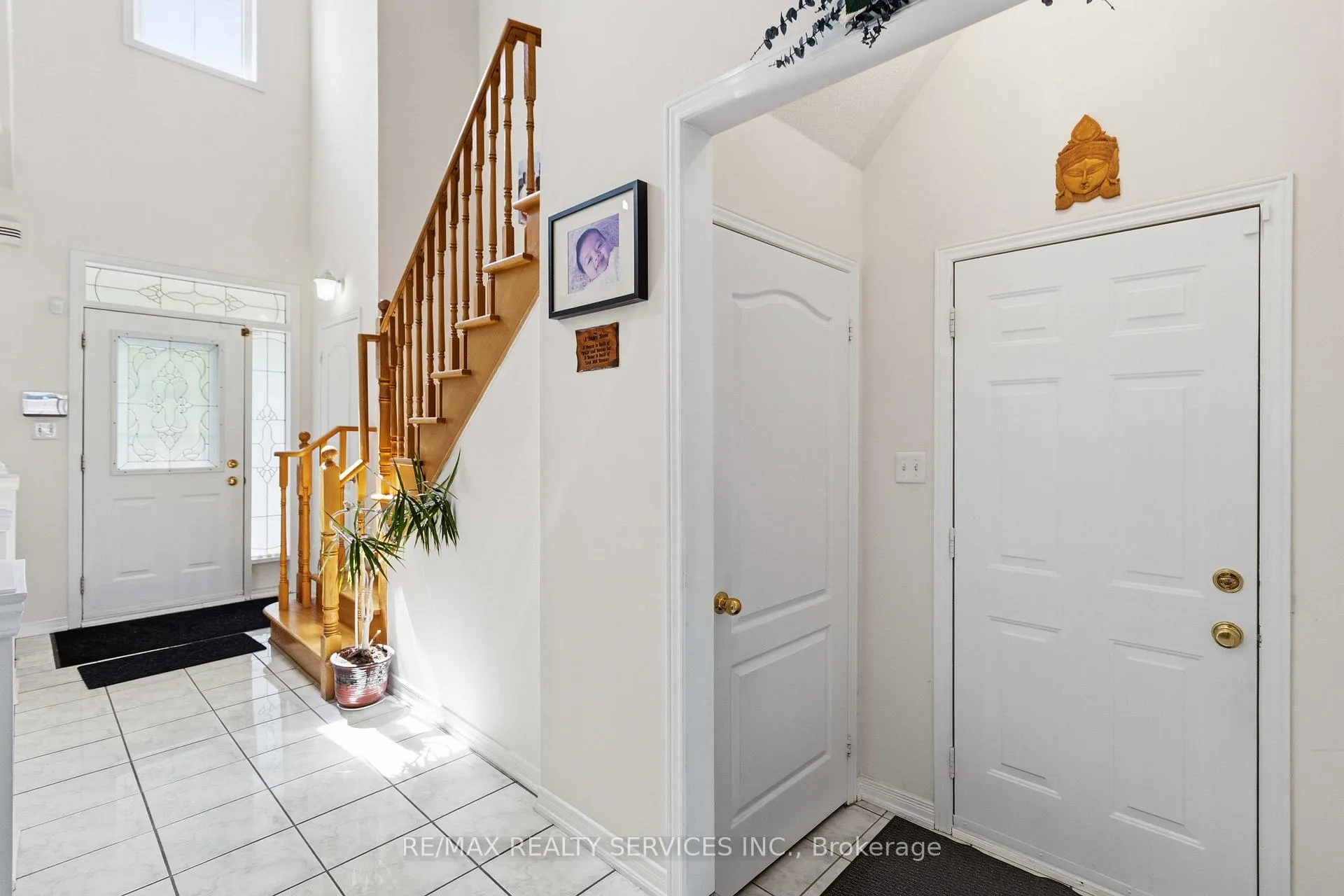 Photo 5 of 82 Mainard Crescent, Brampton, Sandringham-Wellington — HOMEH