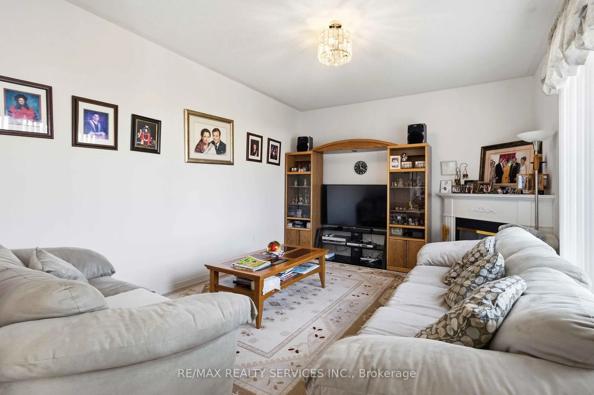 Photo 10 of 82 Mainard Crescent, Brampton, Sandringham-Wellington — HOMEH