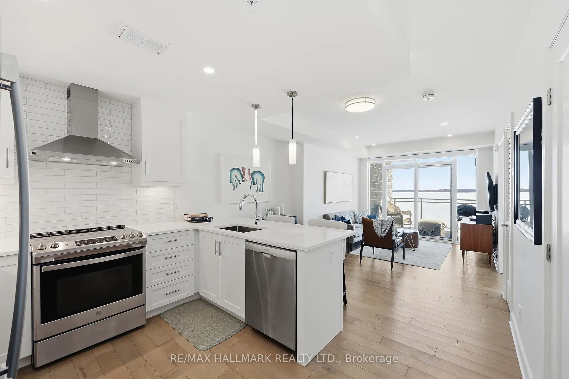 Photo 5 of Unit 318, 129b South Street, Gananoque — HOMEH