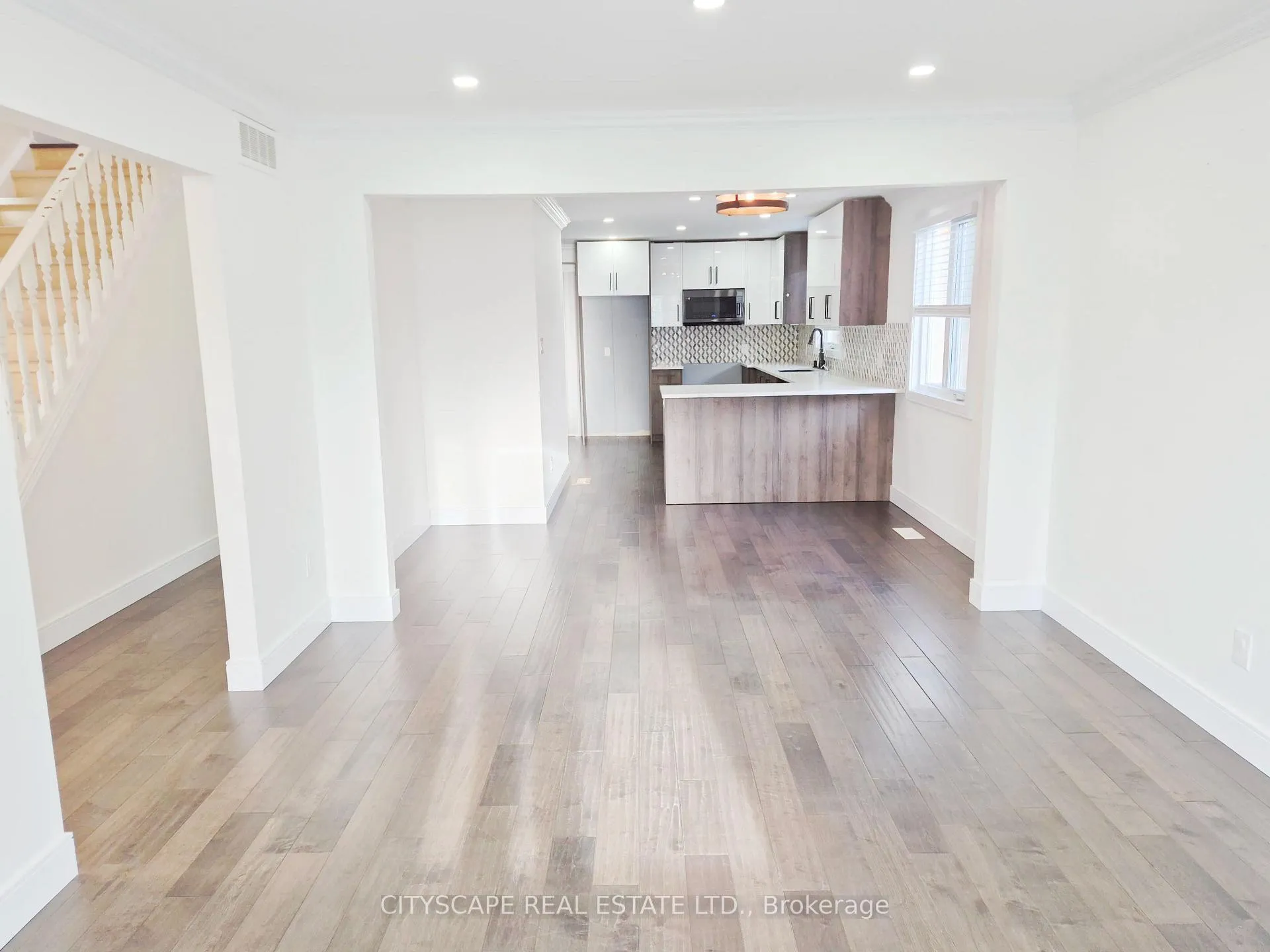 Photo 7 of 11 Ashely Court, Kitchener, Grand River North — HOMEH