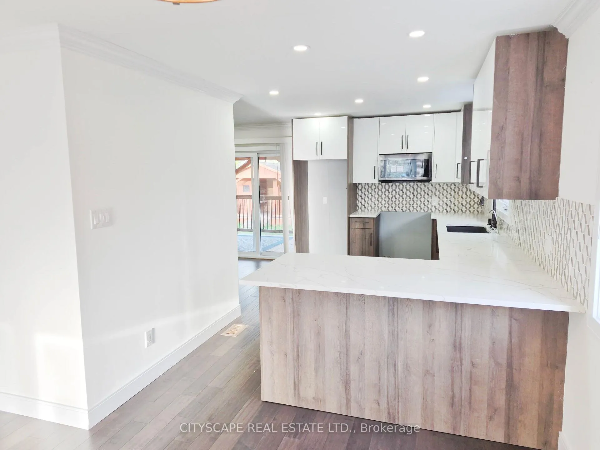 Photo 9 of 11 Ashely Court, Kitchener, Grand River North — HOMEH