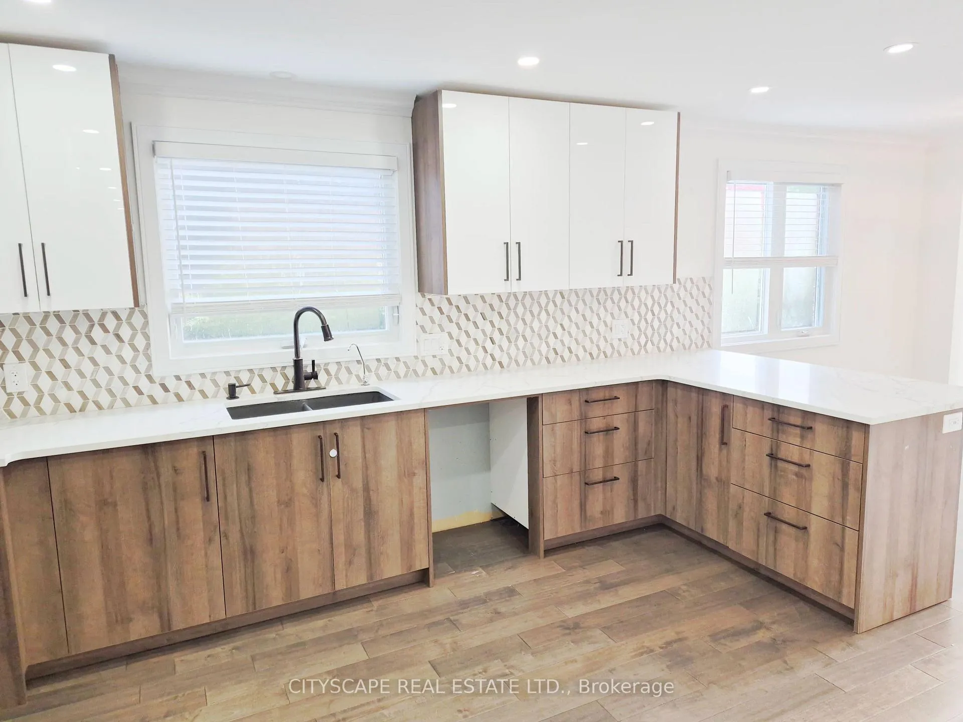 Photo 11 of 11 Ashely Court, Kitchener, Grand River North — HOMEH