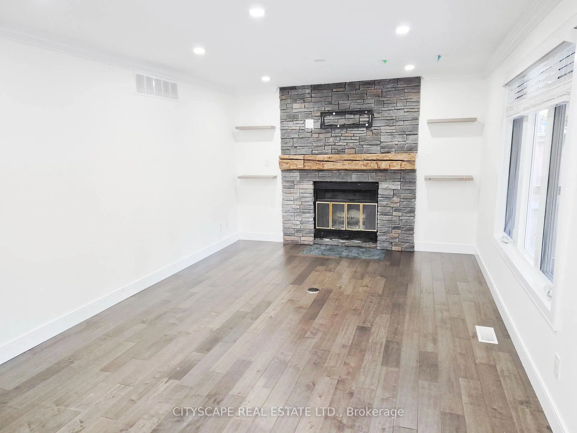 Photo 13 of 11 Ashely Court, Kitchener, Grand River North — HOMEH