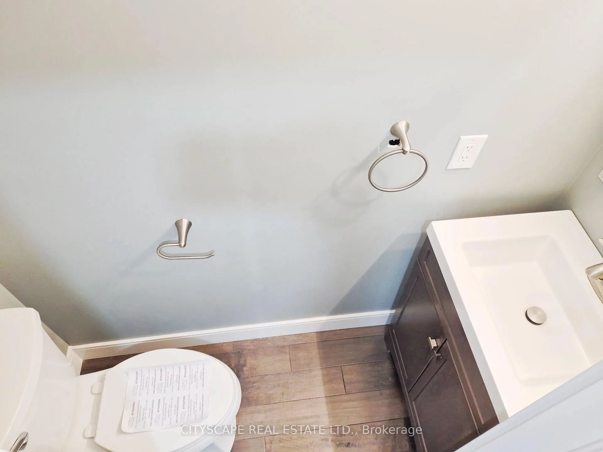 Photo 14 of 11 Ashely Court, Kitchener, Grand River North — HOMEH