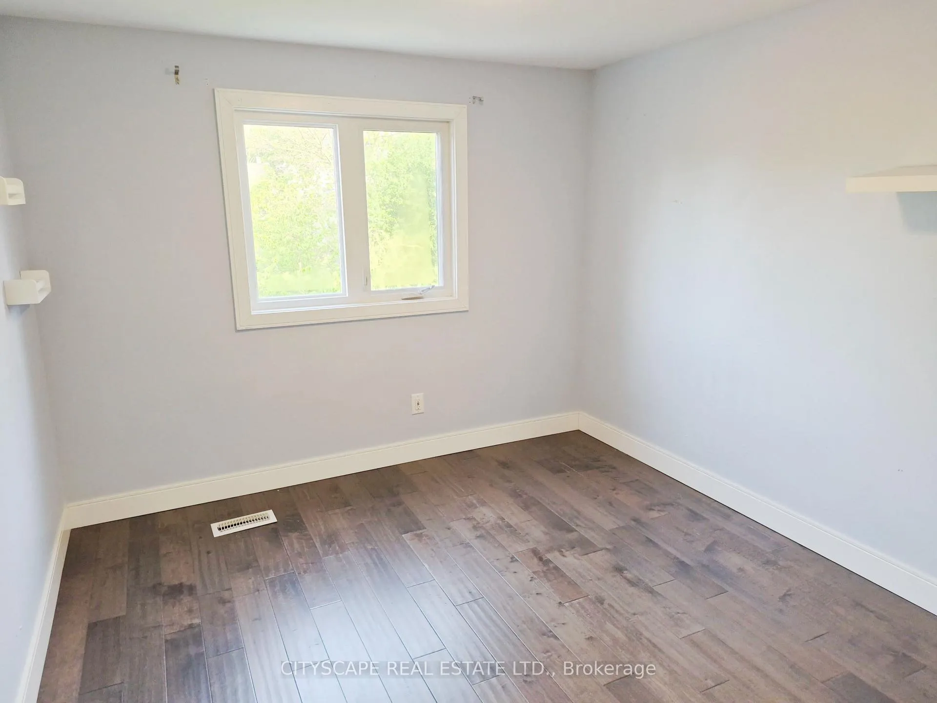 Photo 20 of 11 Ashely Court, Kitchener, Grand River North — HOMEH