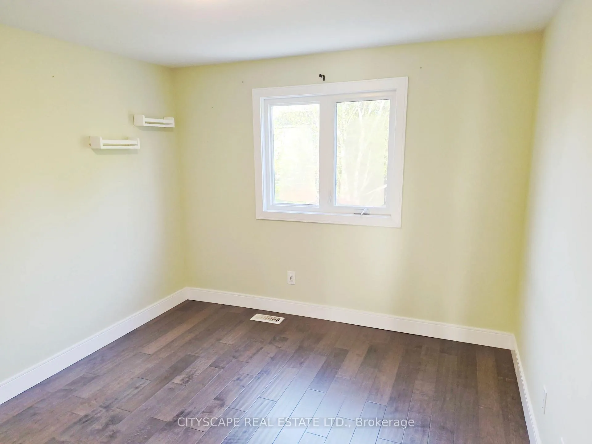 Photo 22 of 11 Ashely Court, Kitchener, Grand River North — HOMEH