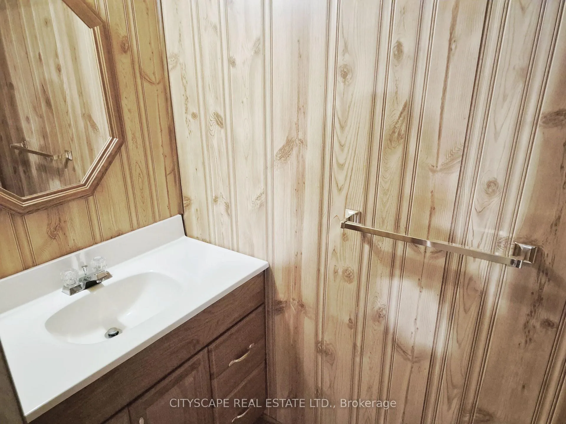 Photo 26 of 11 Ashely Court, Kitchener, Grand River North — HOMEH