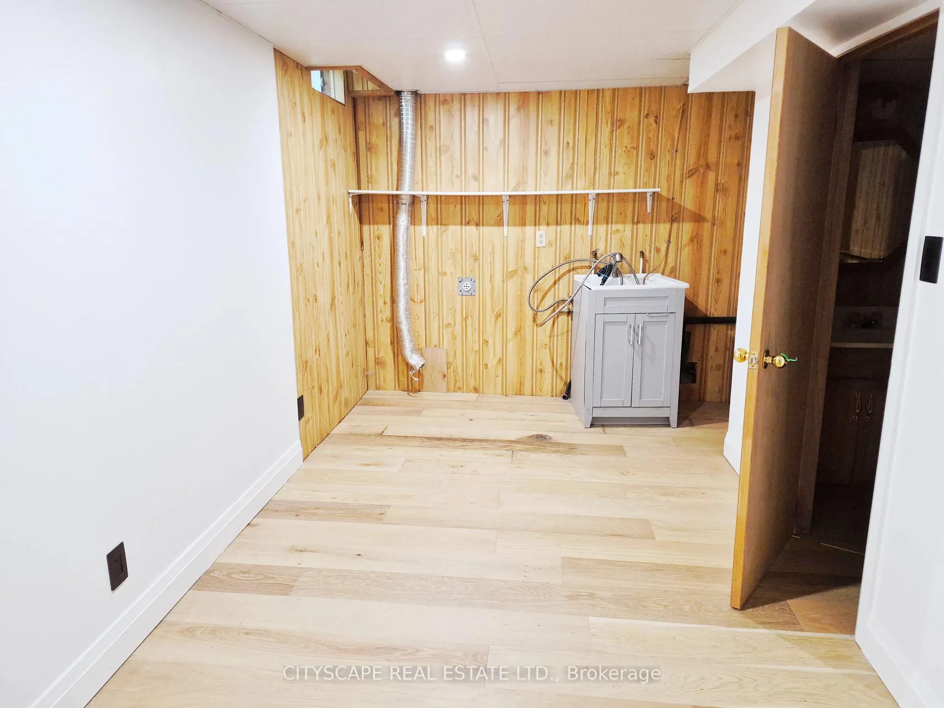 Photo 28 of 11 Ashely Court, Kitchener, Grand River North — HOMEH