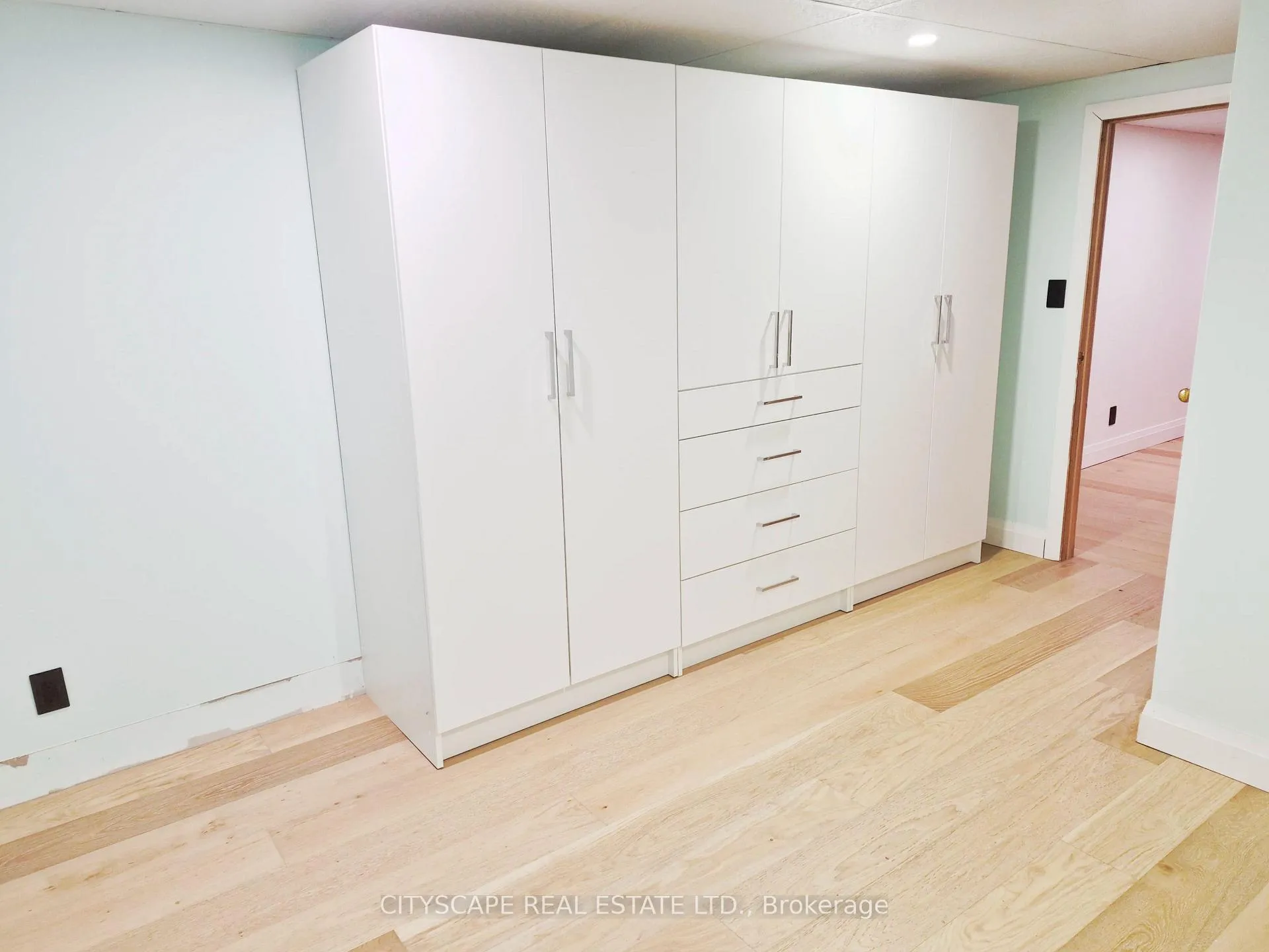 Photo 29 of 11 Ashely Court, Kitchener, Grand River North — HOMEH