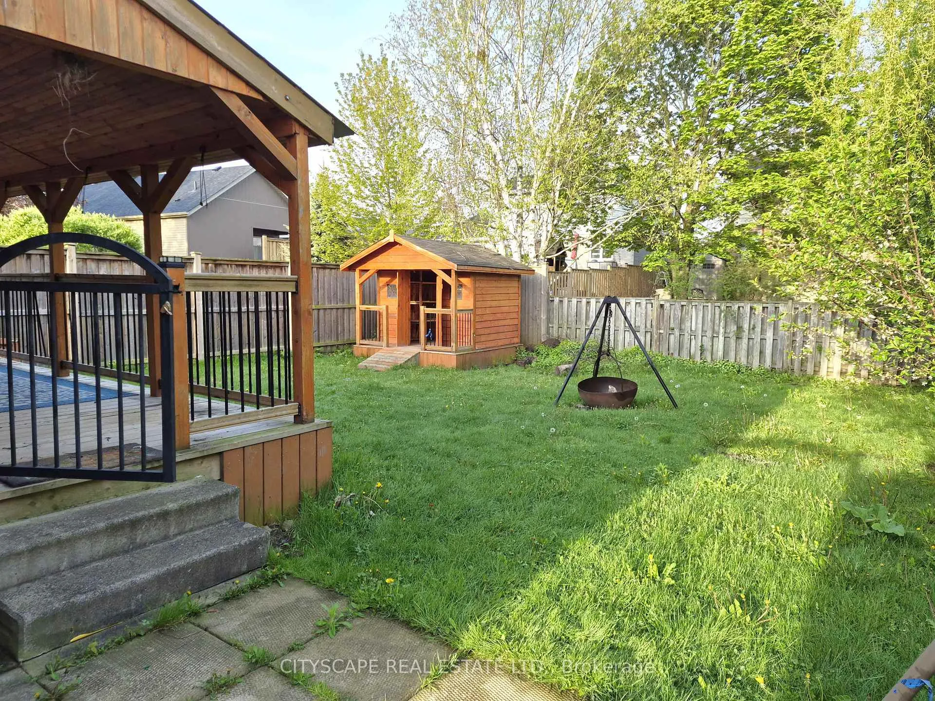 Photo 32 of 11 Ashely Court, Kitchener, Grand River North — HOMEH