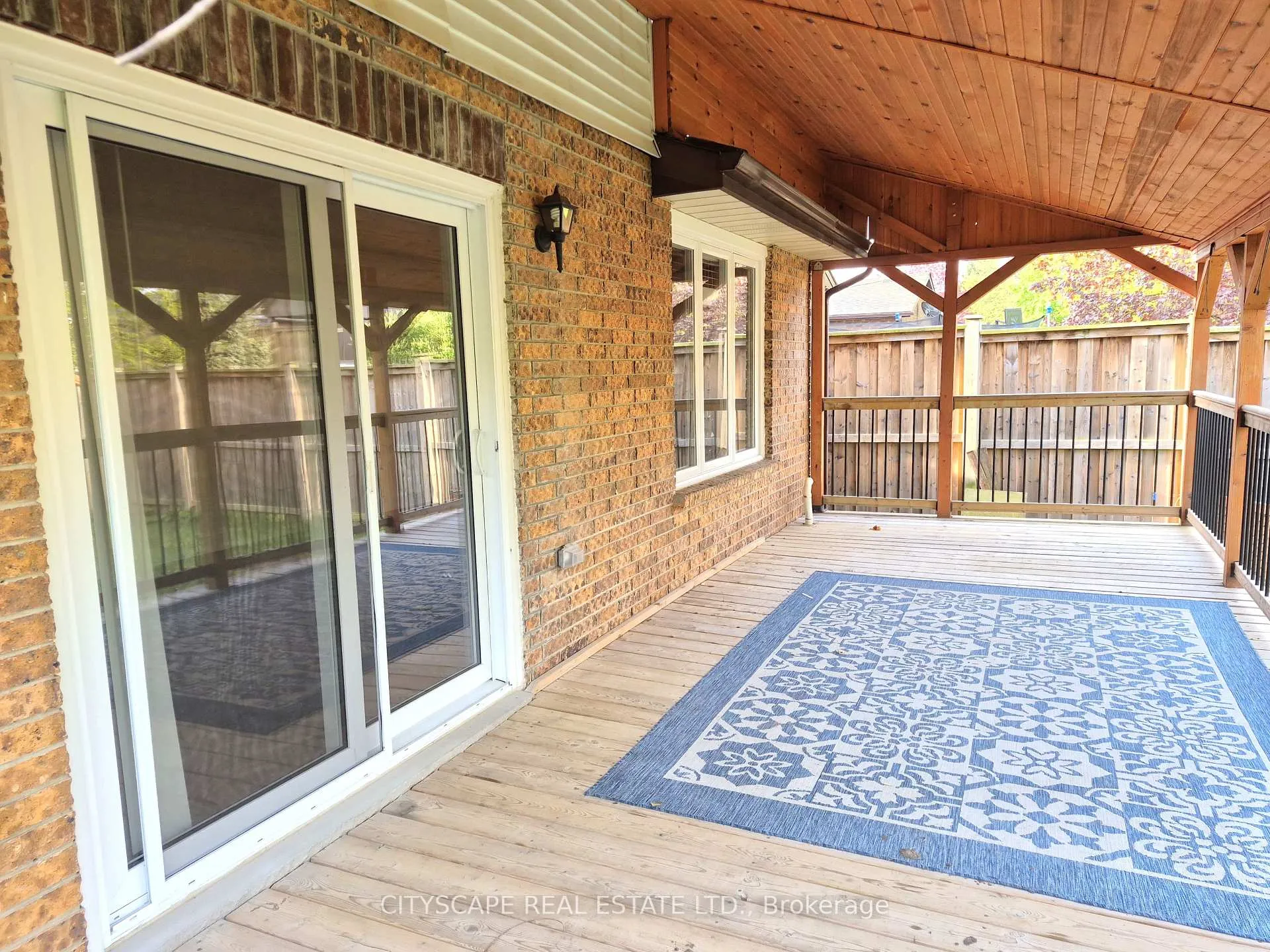 Photo 33 of 11 Ashely Court, Kitchener, Grand River North — HOMEH