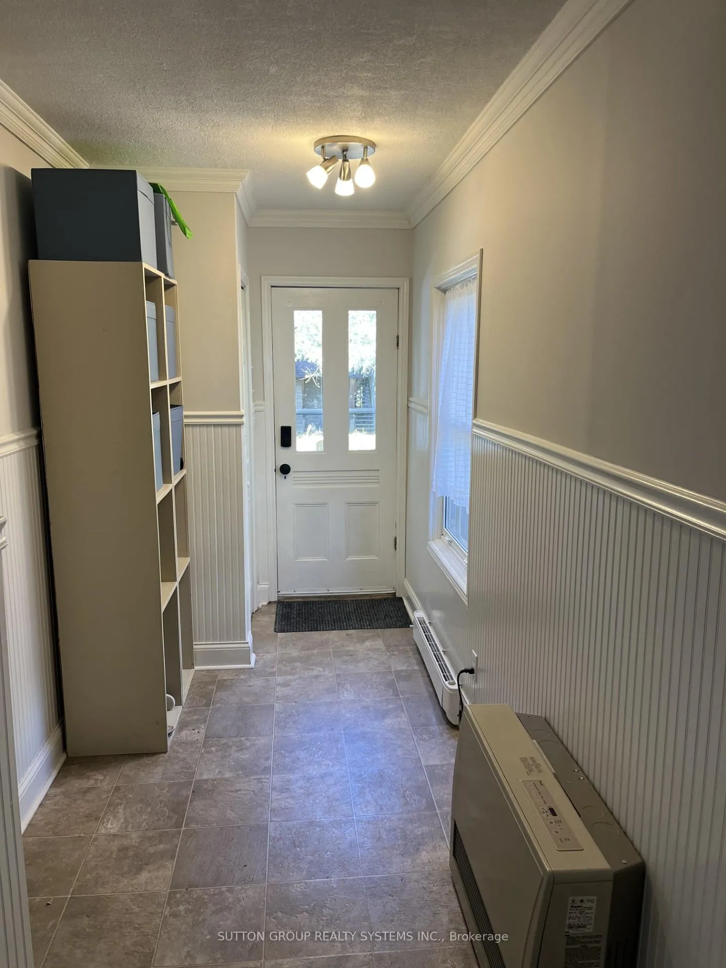 Photo 3 of Unit 1, 58 Bruce Street S, Blue Mountains — HOMEH
