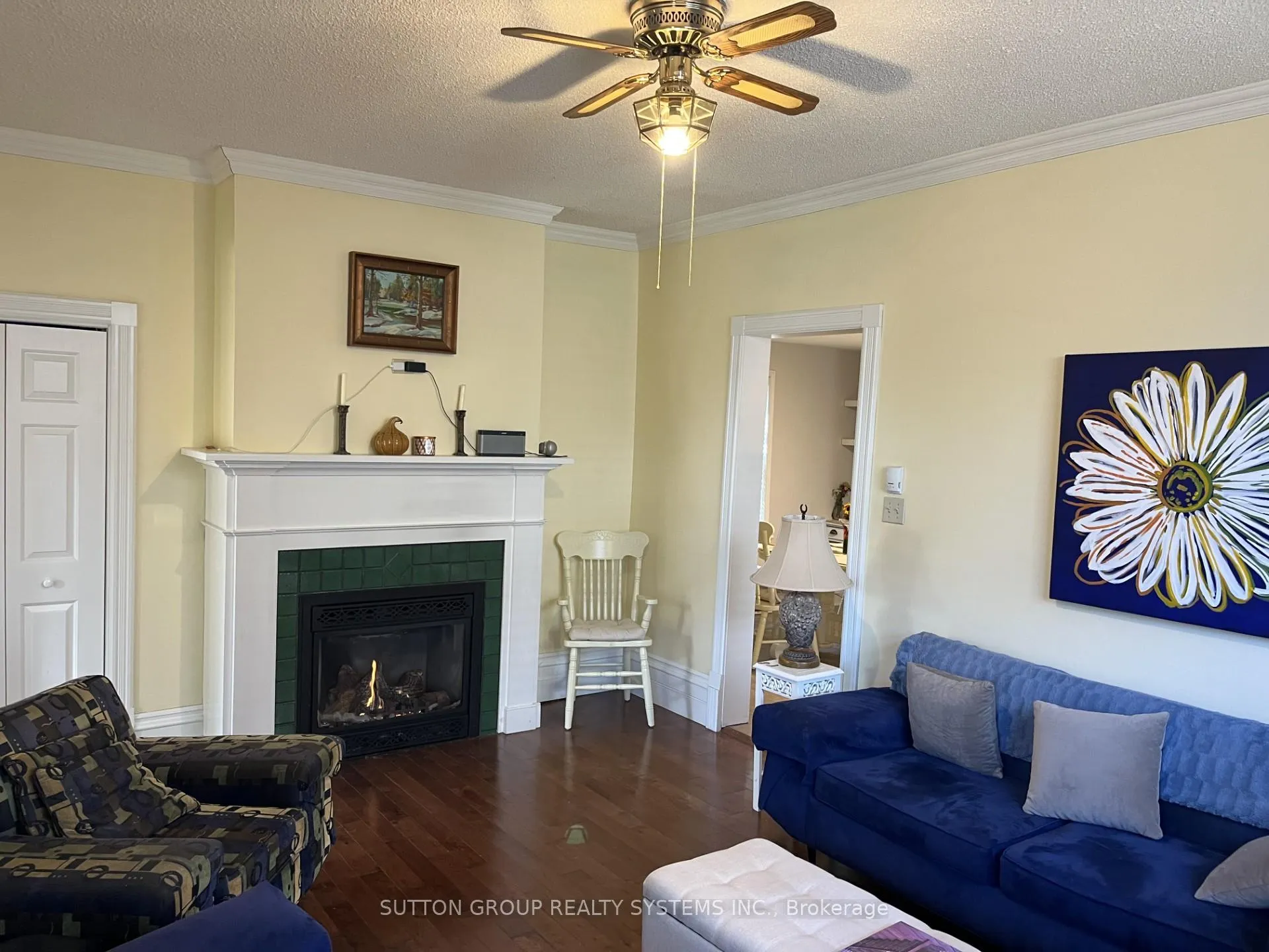 Photo 4 of Unit 1, 58 Bruce Street S, Blue Mountains — HOMEH