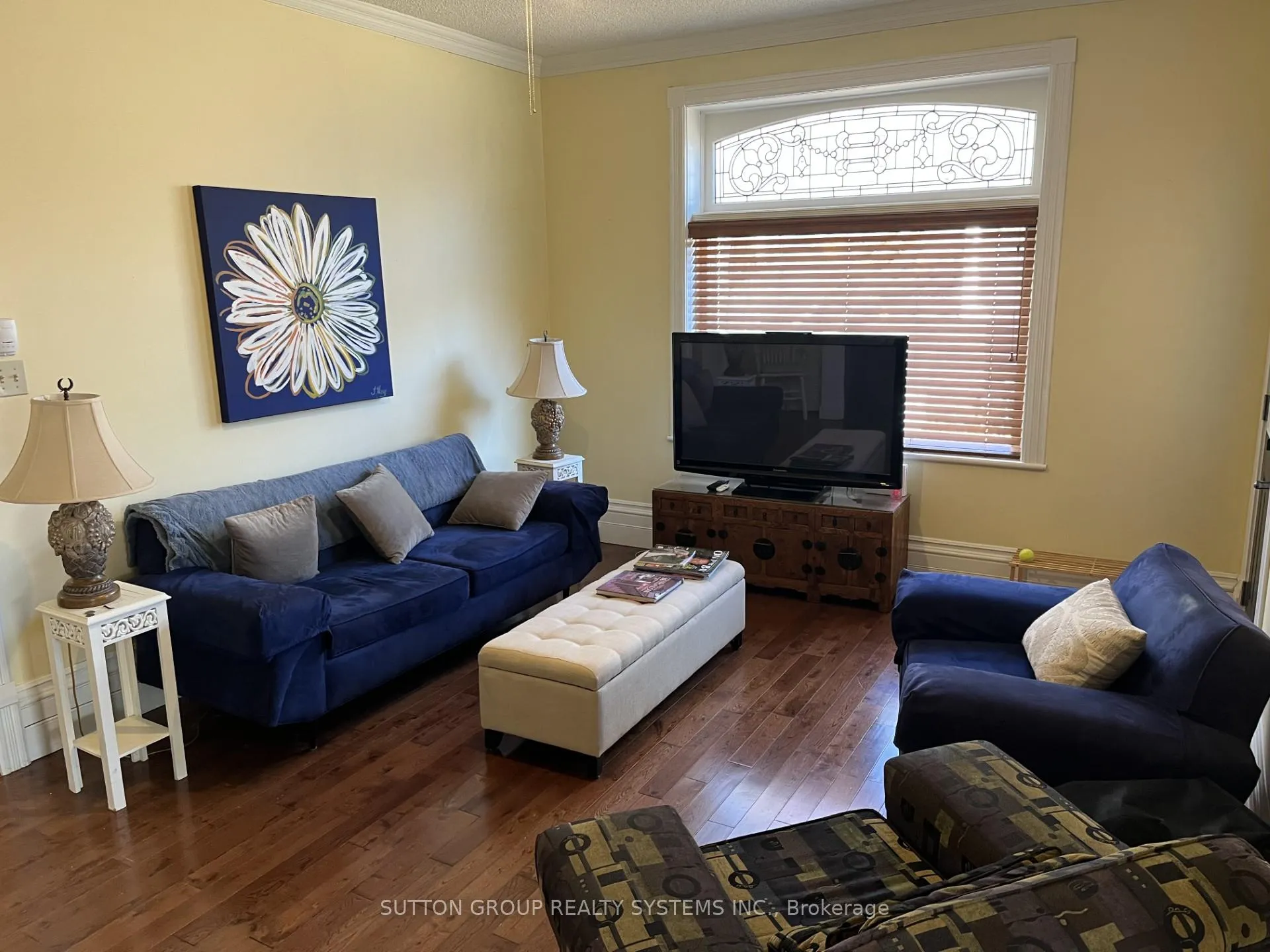 Photo 6 of Unit 1, 58 Bruce Street S, Blue Mountains — HOMEH