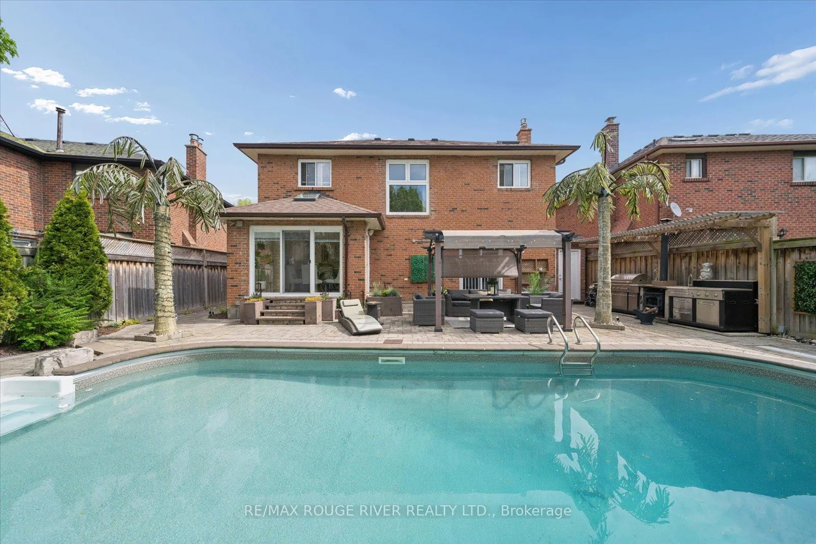 Photo 3 of 34 Glen Hill Drive, Whitby, Blue Grass Meadows — HOMEH