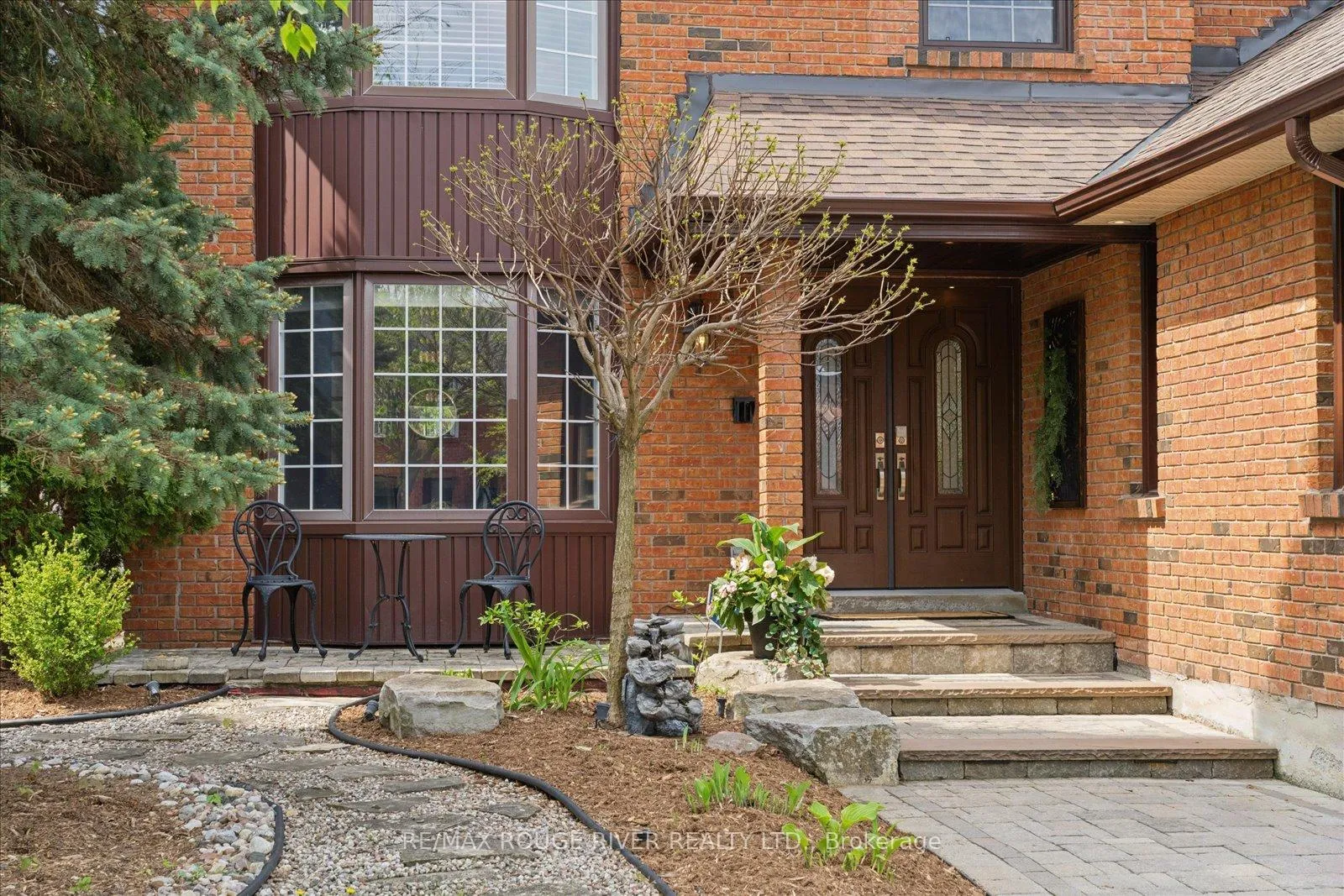 Photo 4 of 34 Glen Hill Drive, Whitby, Blue Grass Meadows — HOMEH