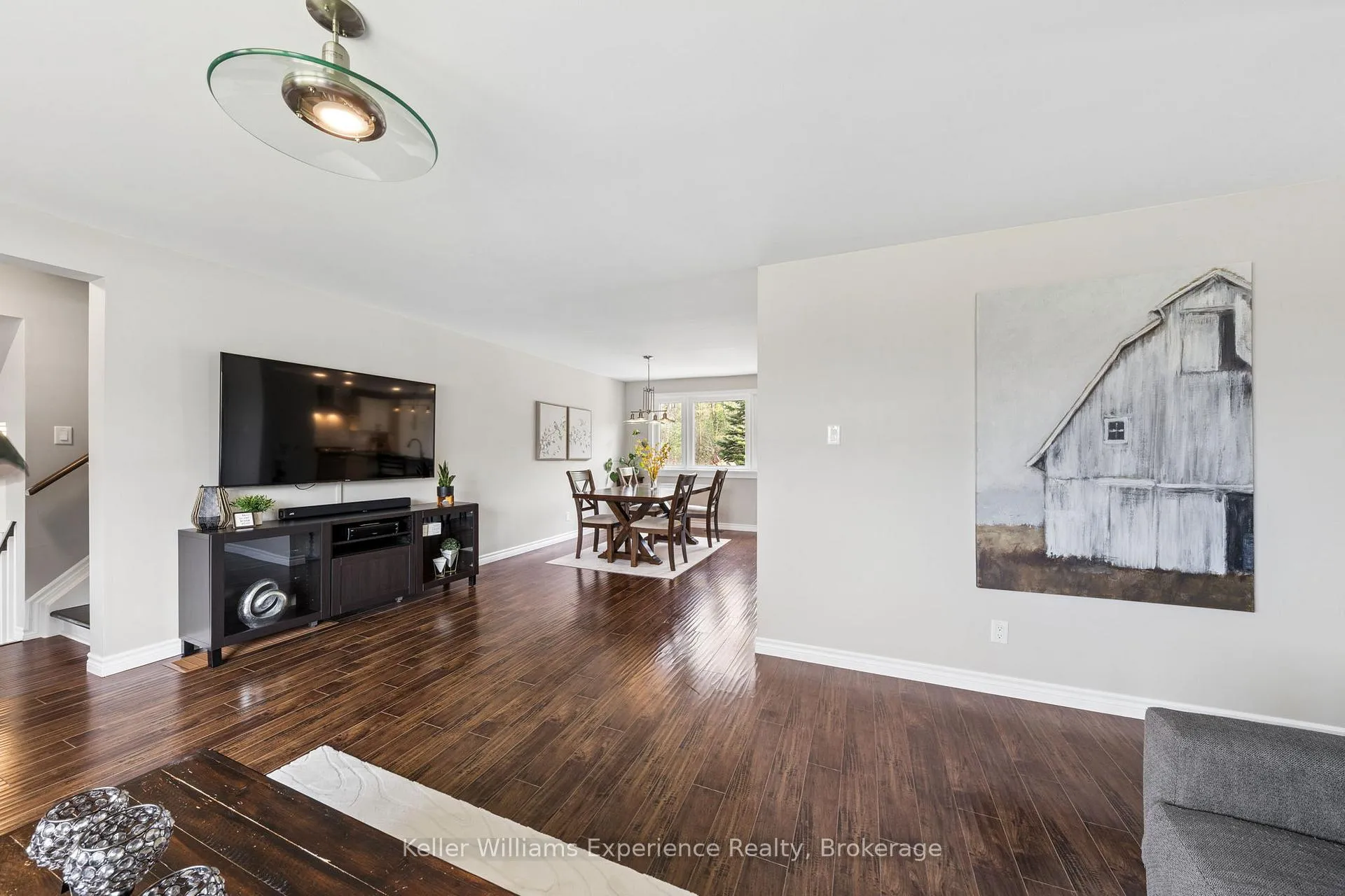 Photo 11 of 5525 Penetanguishene Road, Springwater, Rural Springwater — HOMEH
