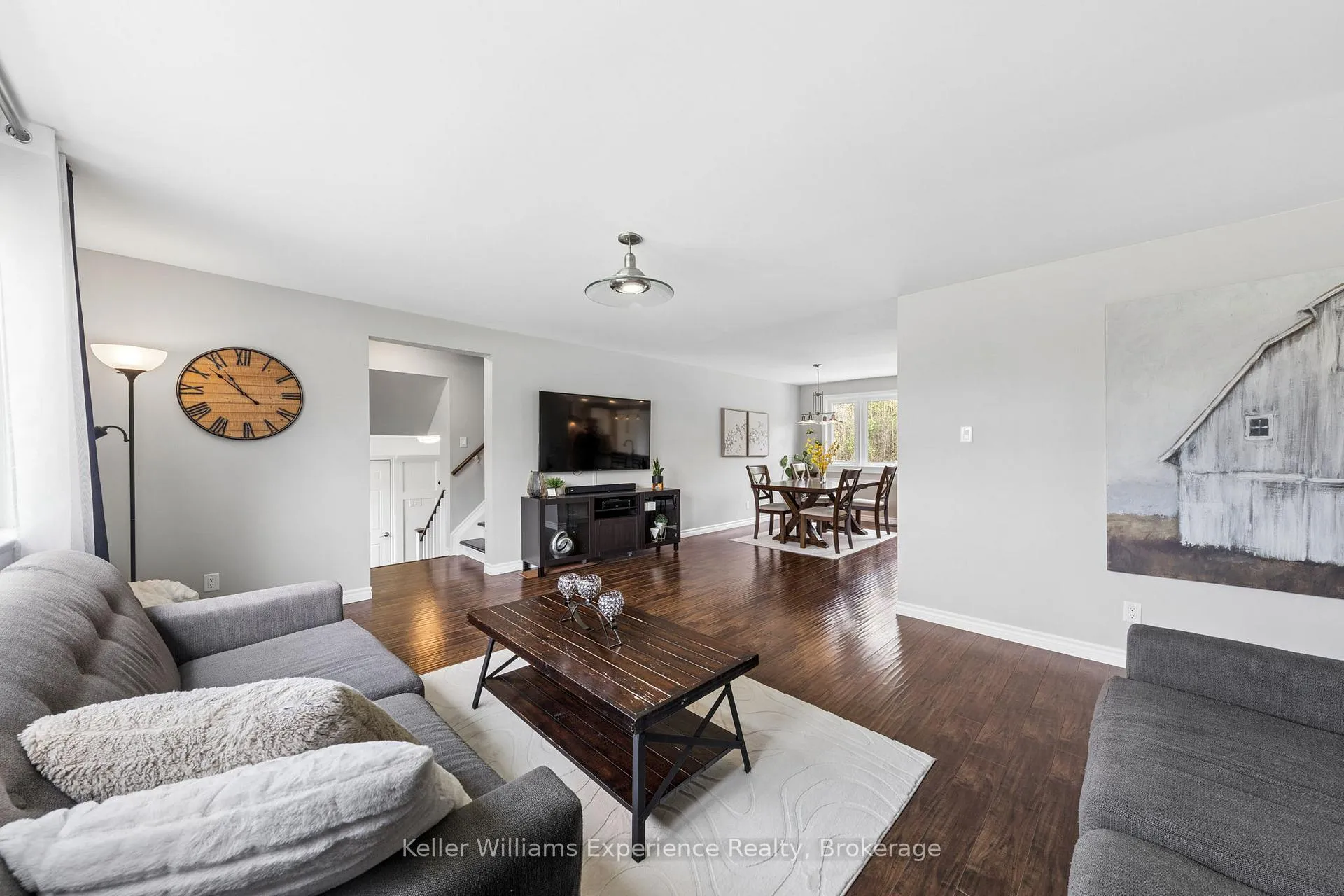 Photo 12 of 5525 Penetanguishene Road, Springwater, Rural Springwater — HOMEH