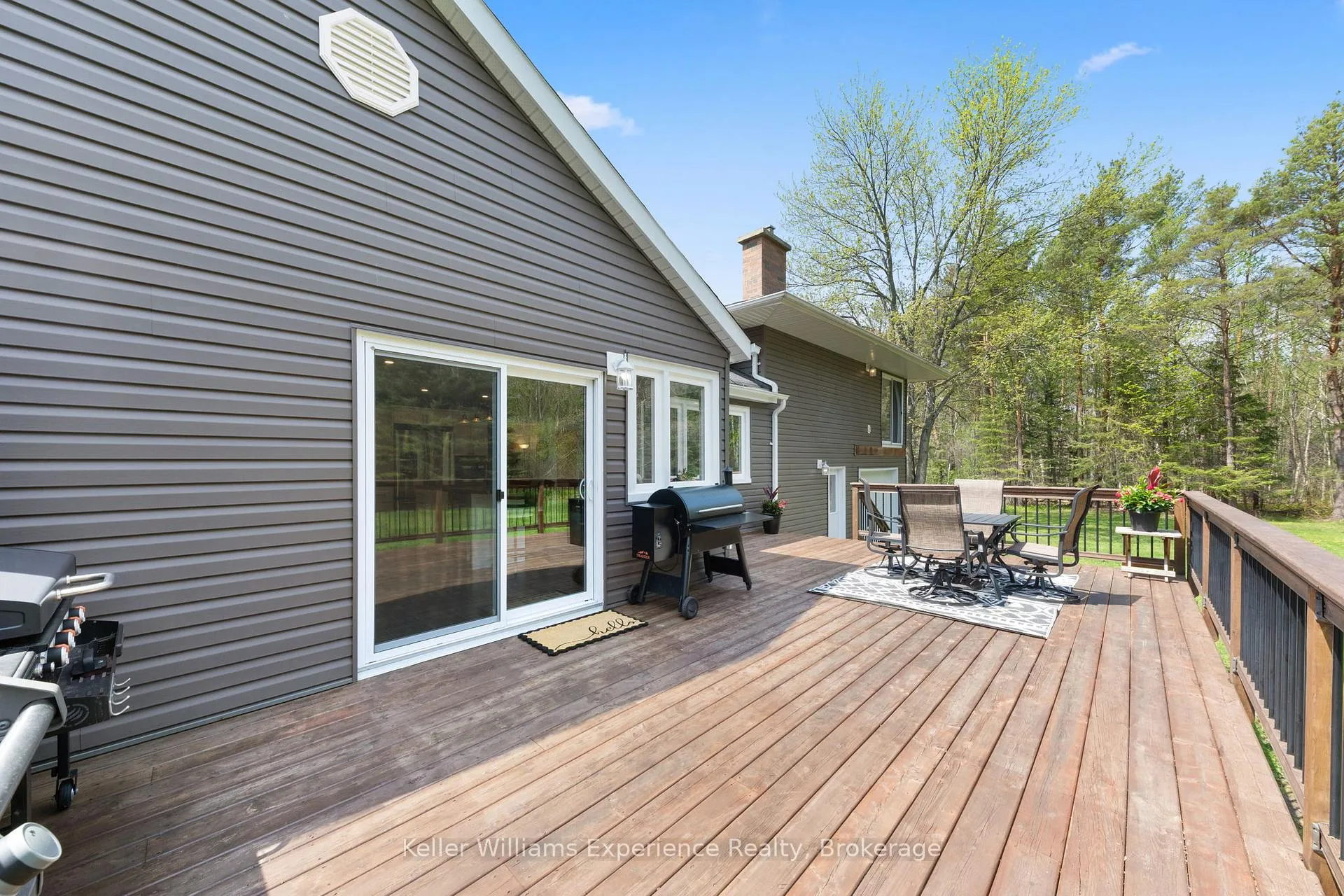 Photo 30 of 5525 Penetanguishene Road, Springwater, Rural Springwater — HOMEH