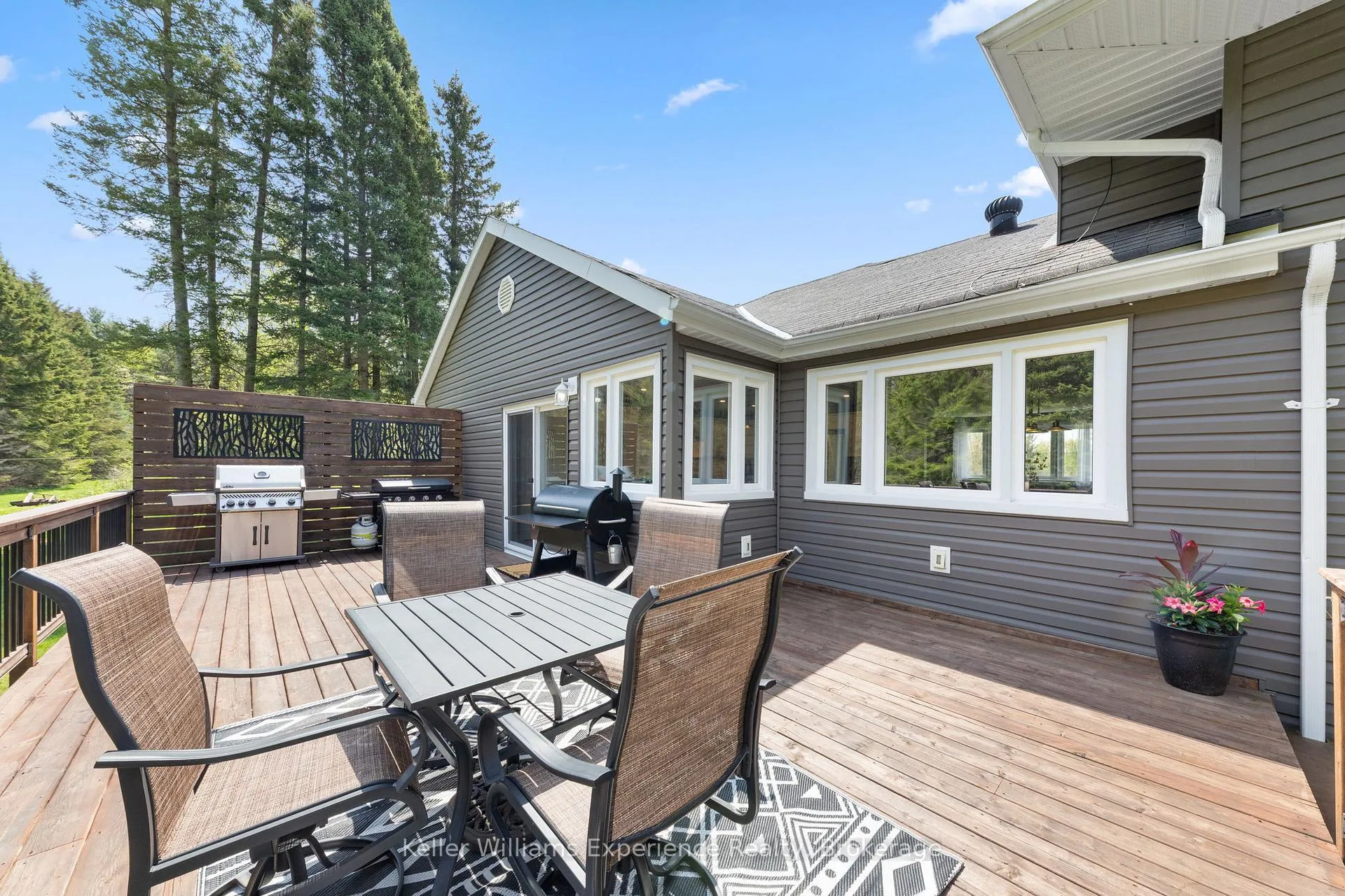Photo 31 of 5525 Penetanguishene Road, Springwater, Rural Springwater — HOMEH