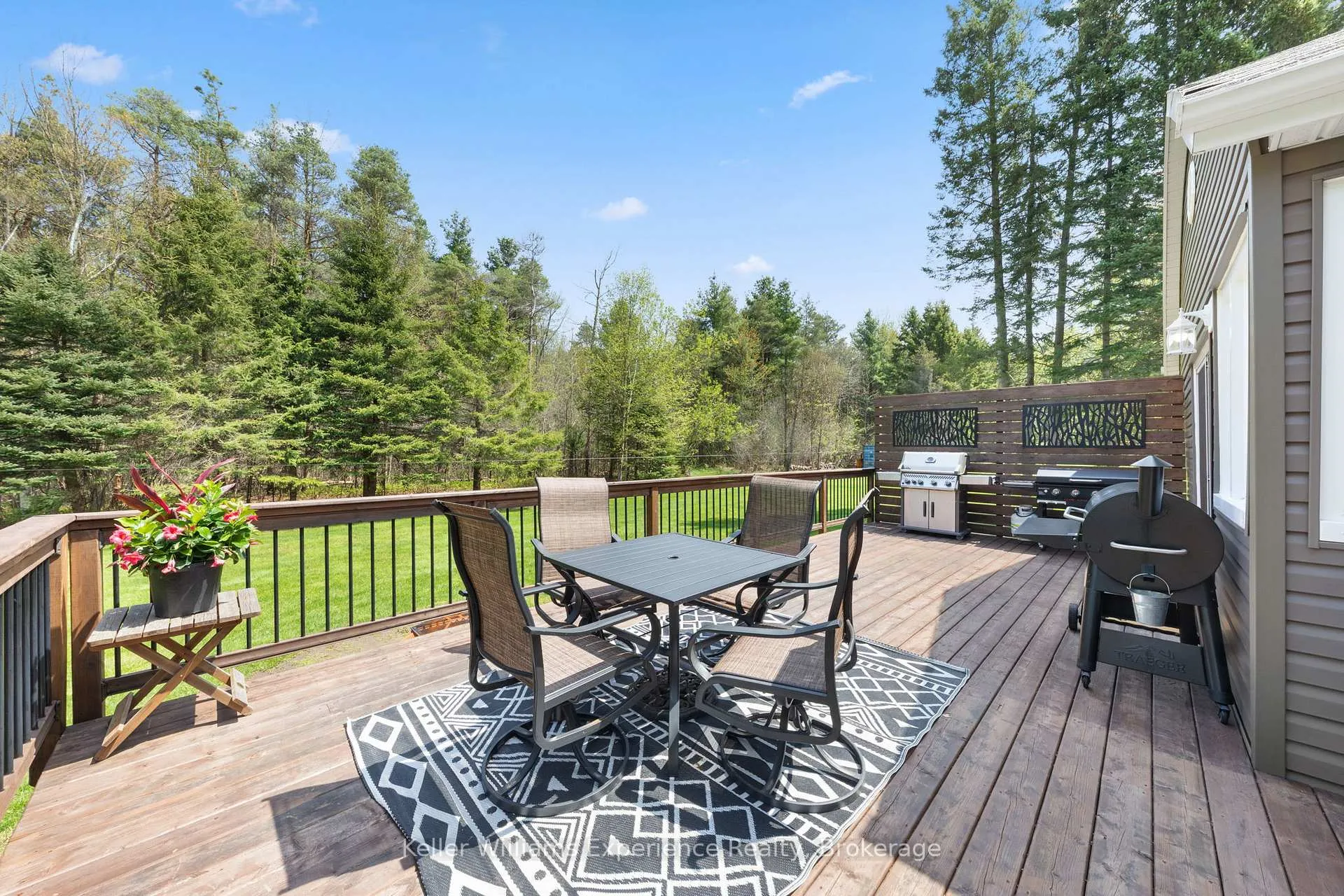 Photo 32 of 5525 Penetanguishene Road, Springwater, Rural Springwater — HOMEH