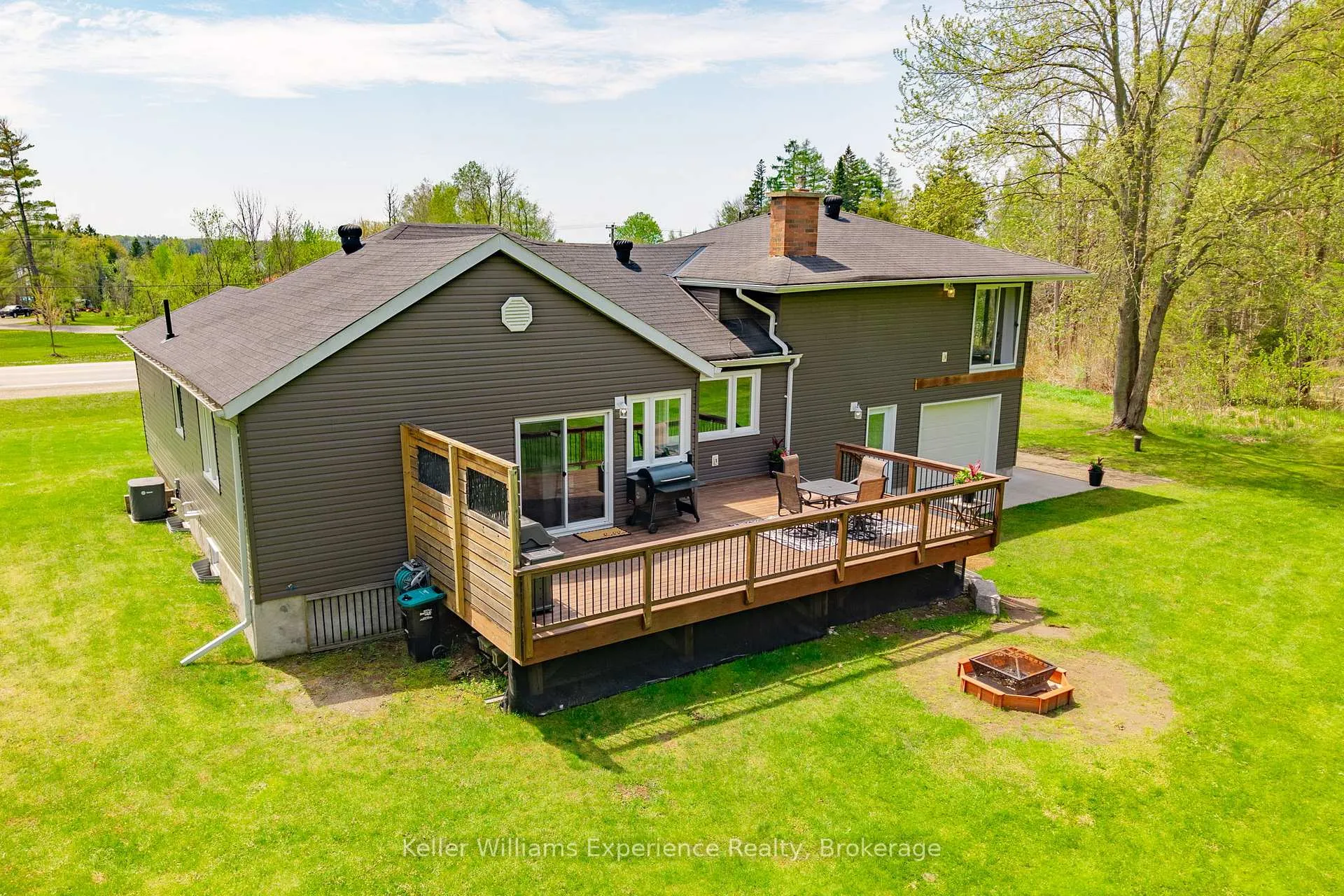 Photo 36 of 5525 Penetanguishene Road, Springwater, Rural Springwater — HOMEH