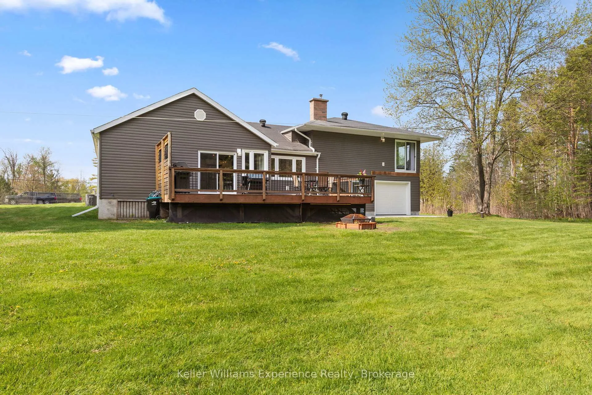 Photo 38 of 5525 Penetanguishene Road, Springwater, Rural Springwater — HOMEH