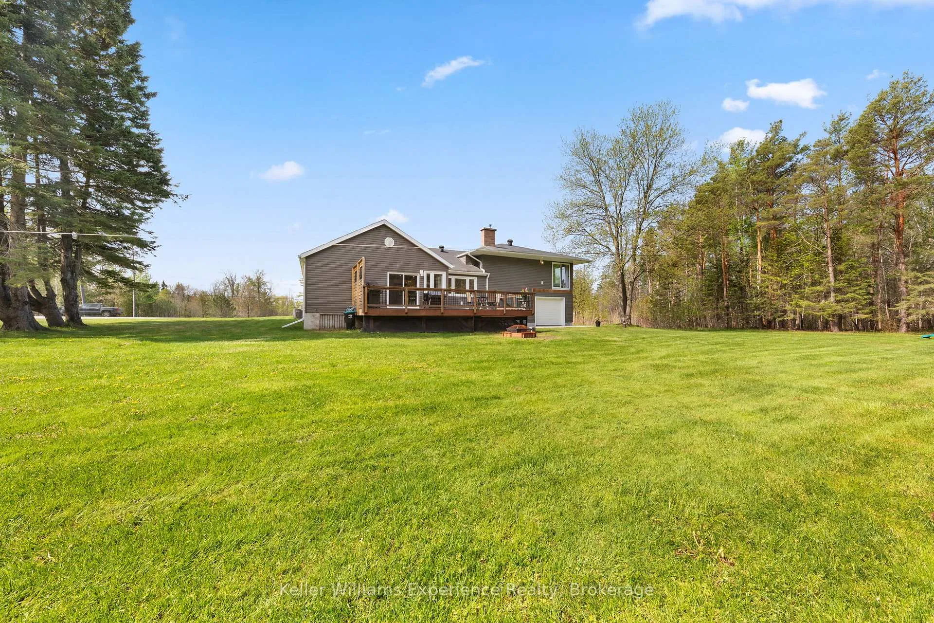Photo 39 of 5525 Penetanguishene Road, Springwater, Rural Springwater — HOMEH