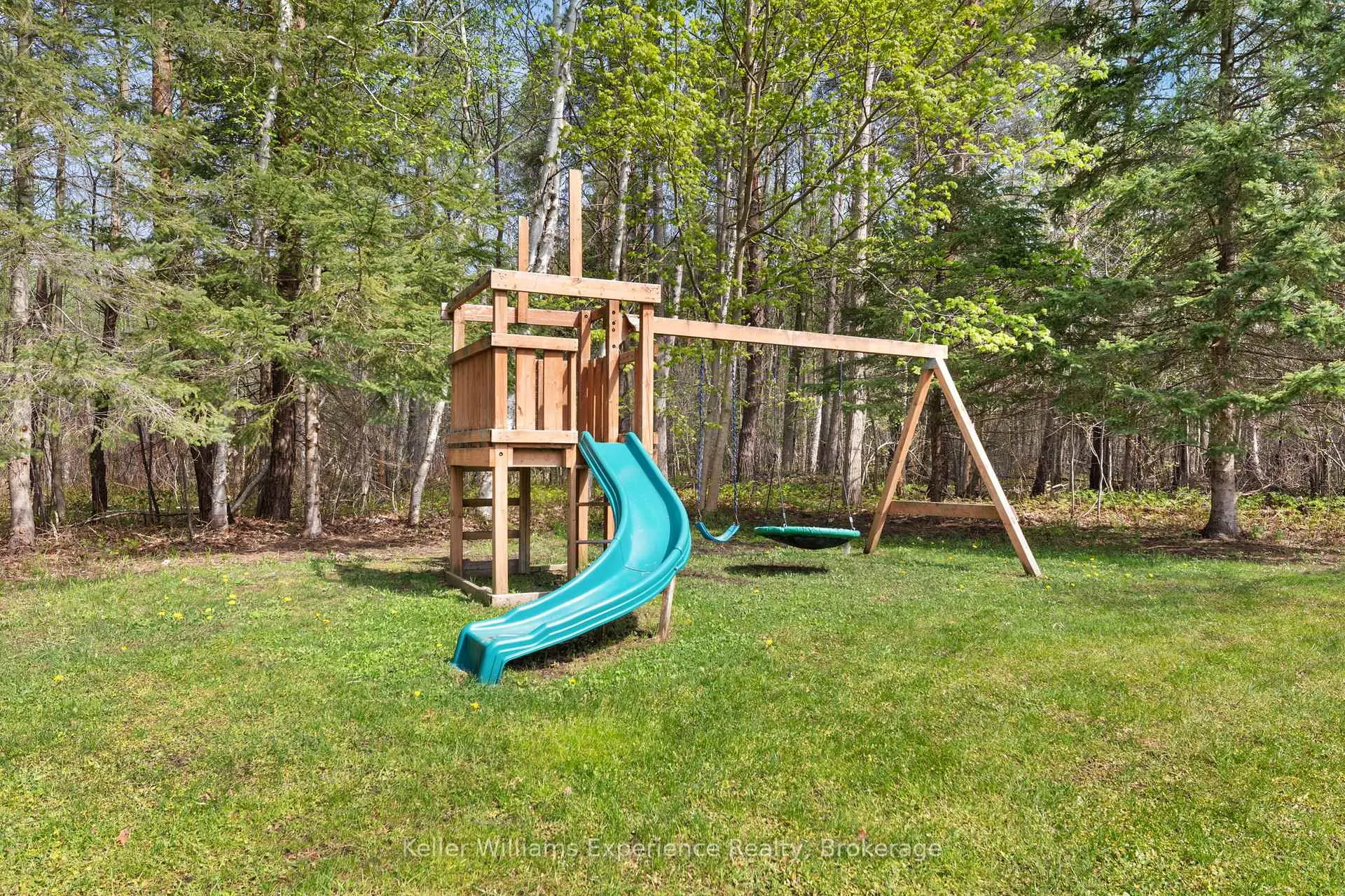 Photo 43 of 5525 Penetanguishene Road, Springwater, Rural Springwater — HOMEH