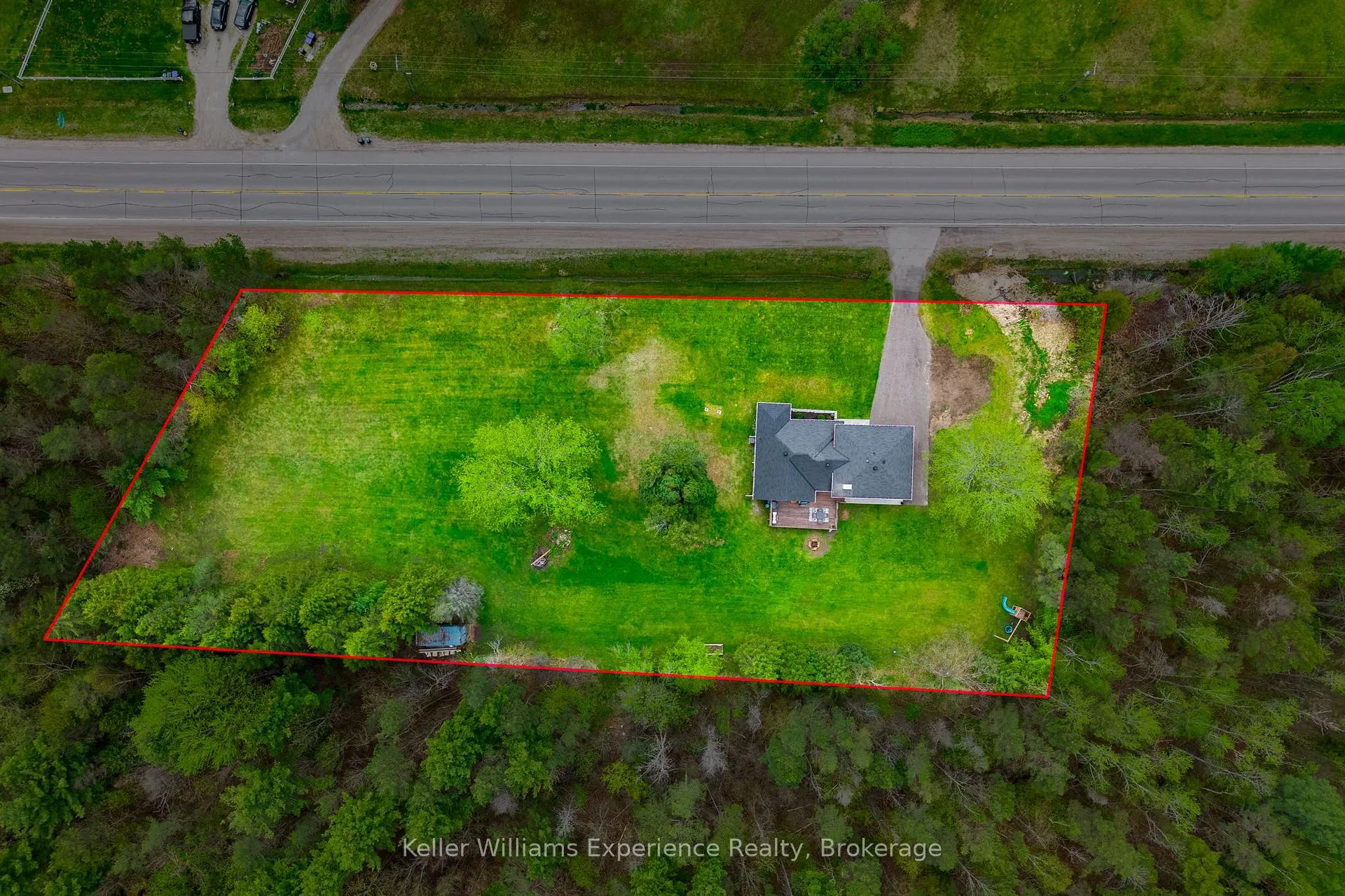 Photo 47 of 5525 Penetanguishene Road, Springwater, Rural Springwater — HOMEH