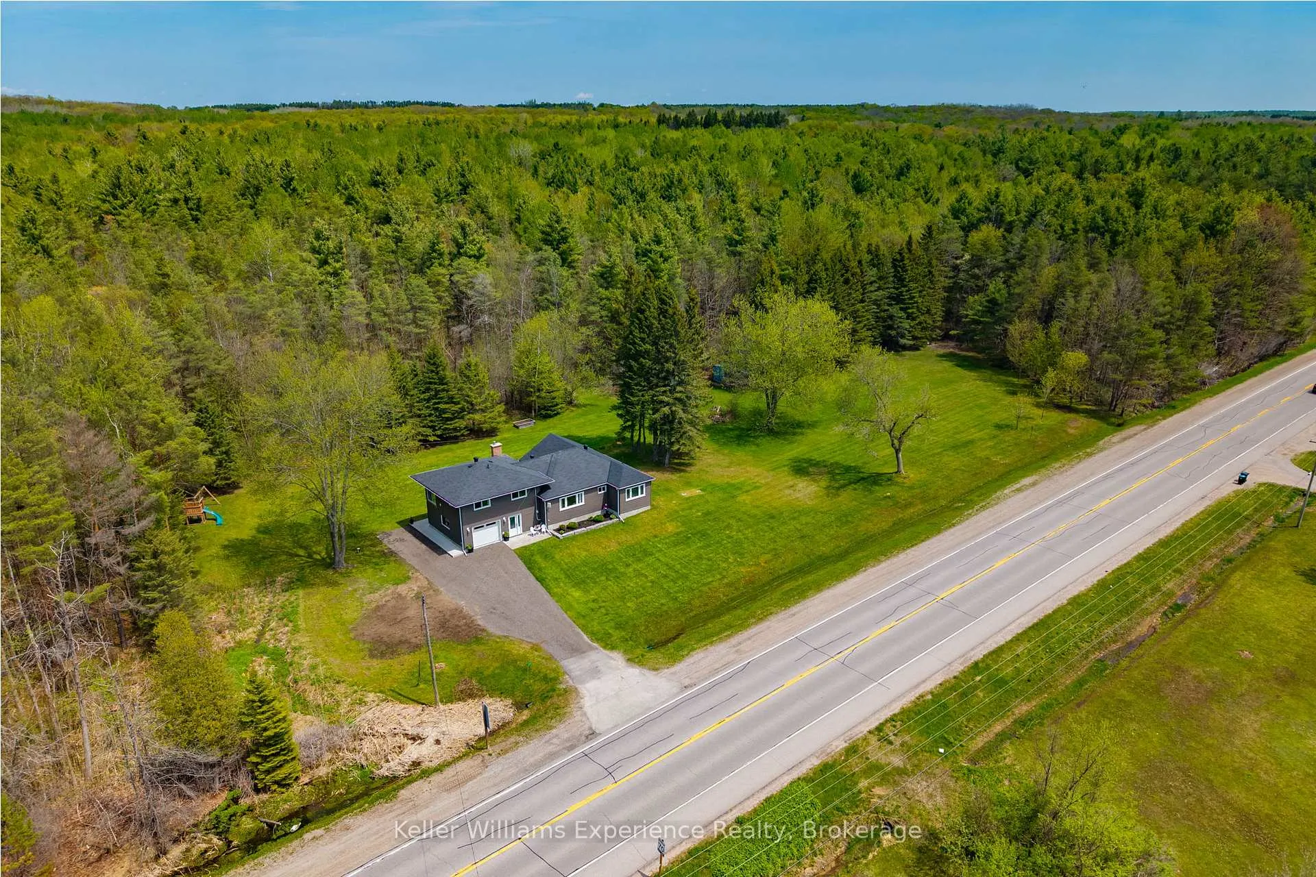 Photo 48 of 5525 Penetanguishene Road, Springwater, Rural Springwater — HOMEH