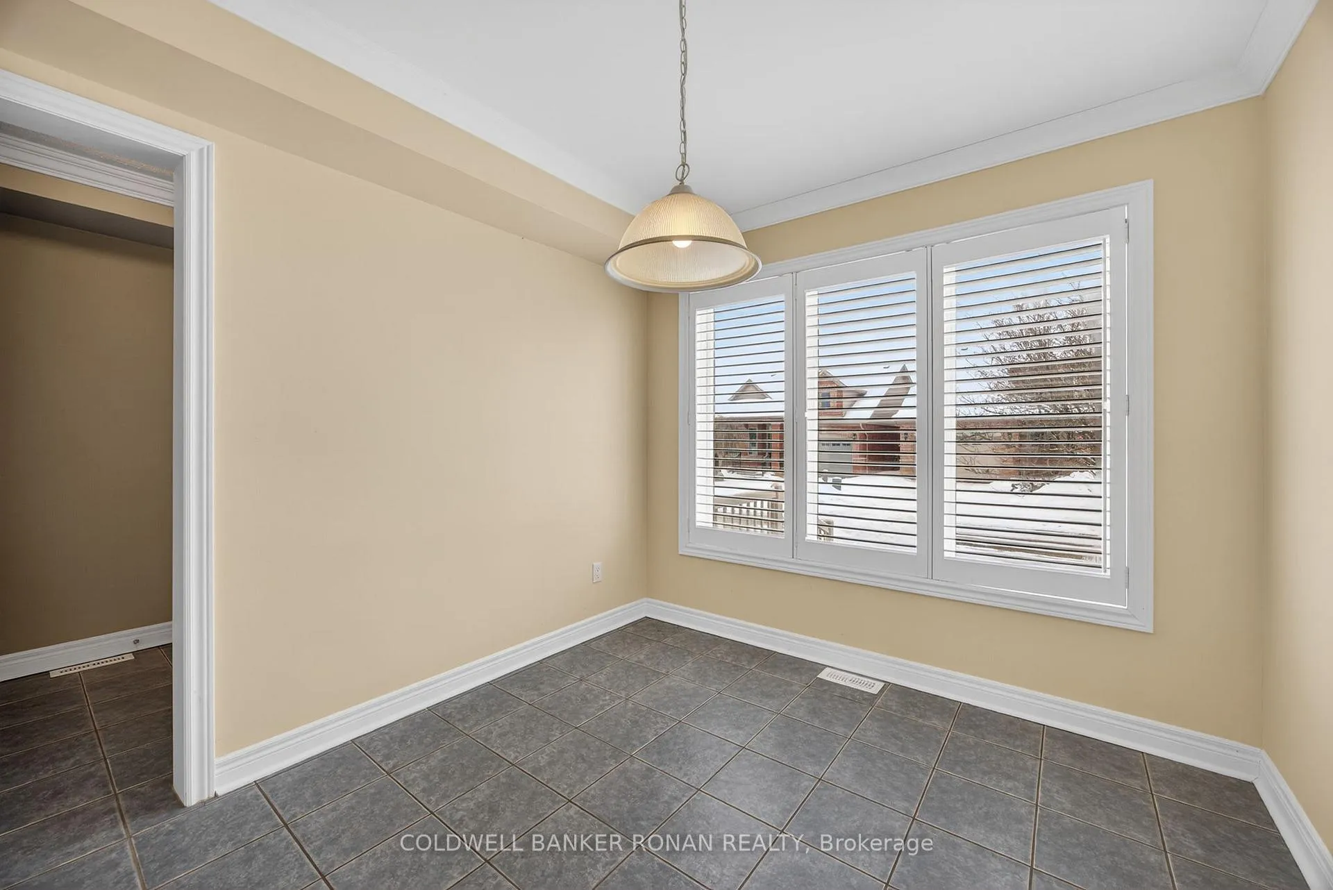Photo 8 of 14 Via Amici, New Tecumseth, Rural New Tecumseth — HOMEH