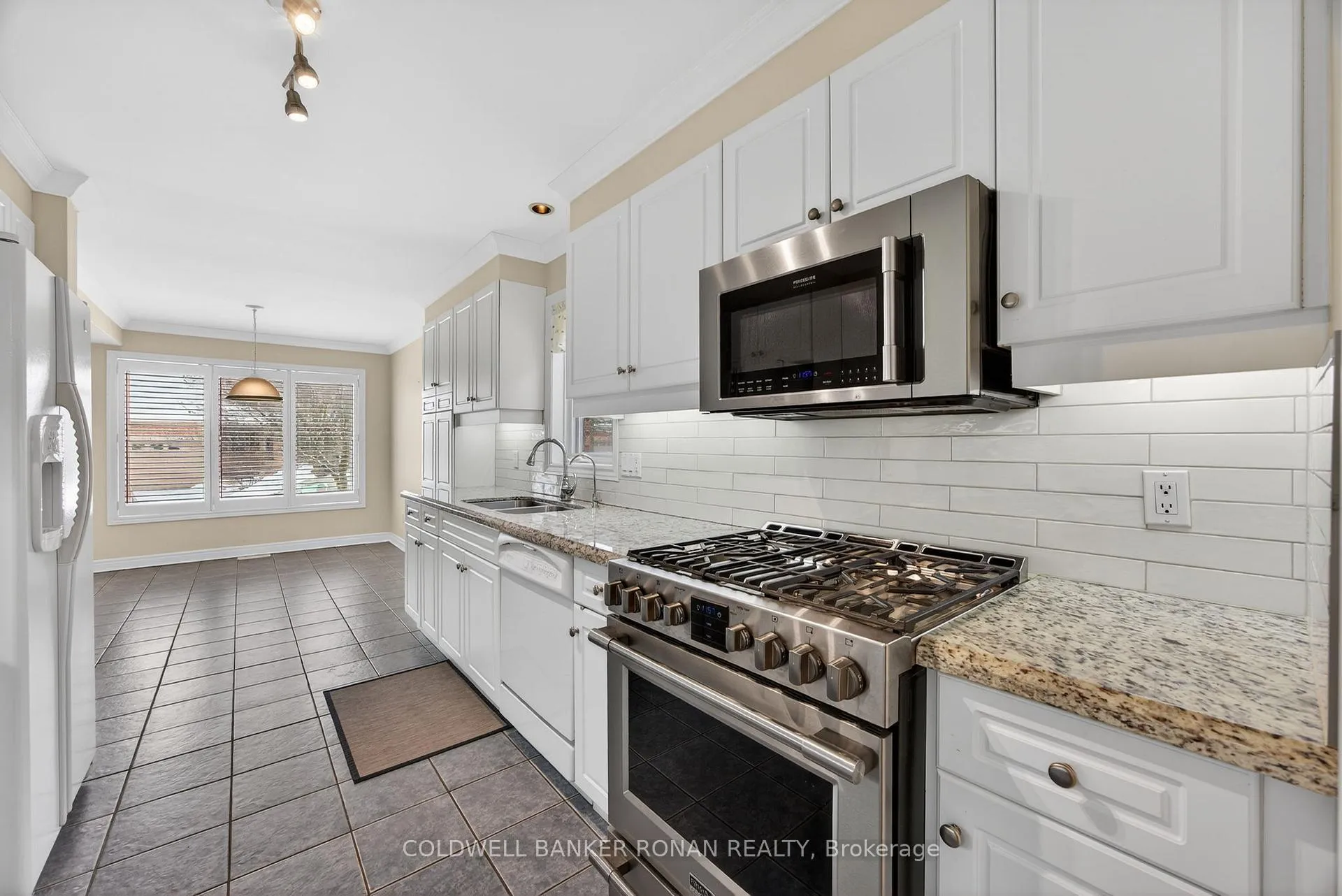 Photo 9 of 14 Via Amici, New Tecumseth, Rural New Tecumseth — HOMEH