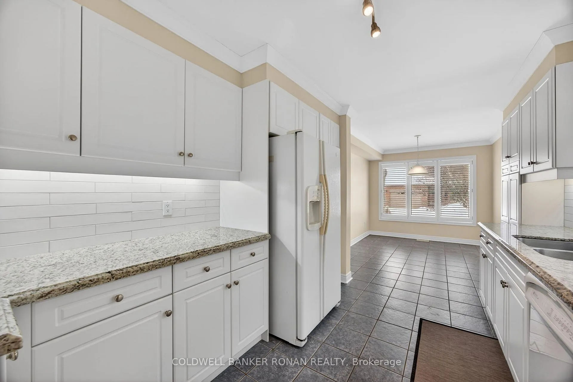Photo 11 of 14 Via Amici, New Tecumseth, Rural New Tecumseth — HOMEH