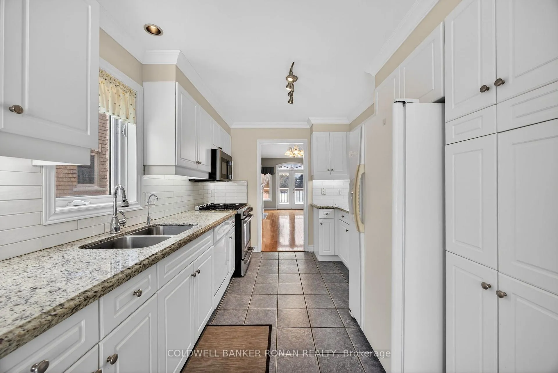 Photo 12 of 14 Via Amici, New Tecumseth, Rural New Tecumseth — HOMEH