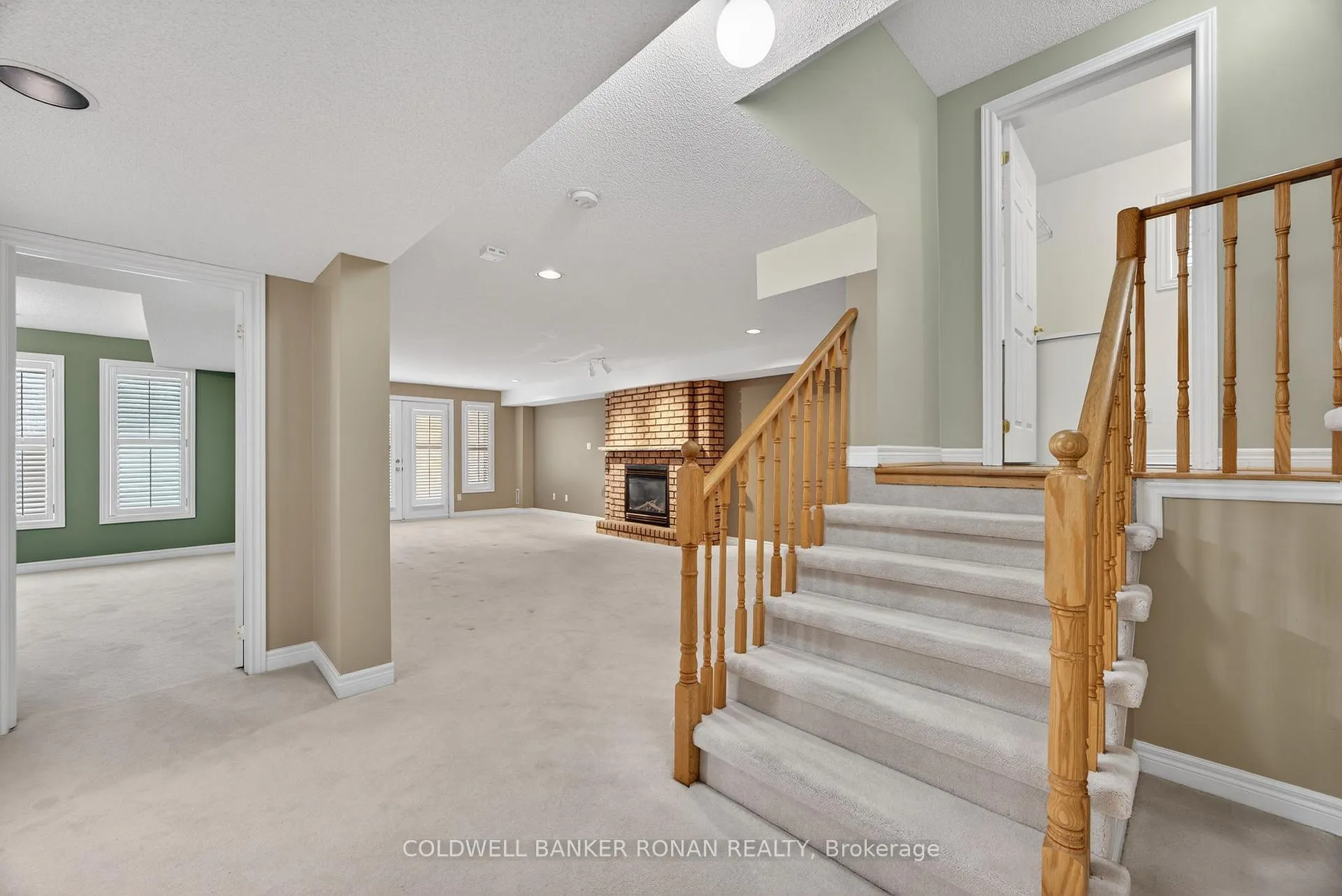 Photo 35 of 14 Via Amici, New Tecumseth, Rural New Tecumseth — HOMEH