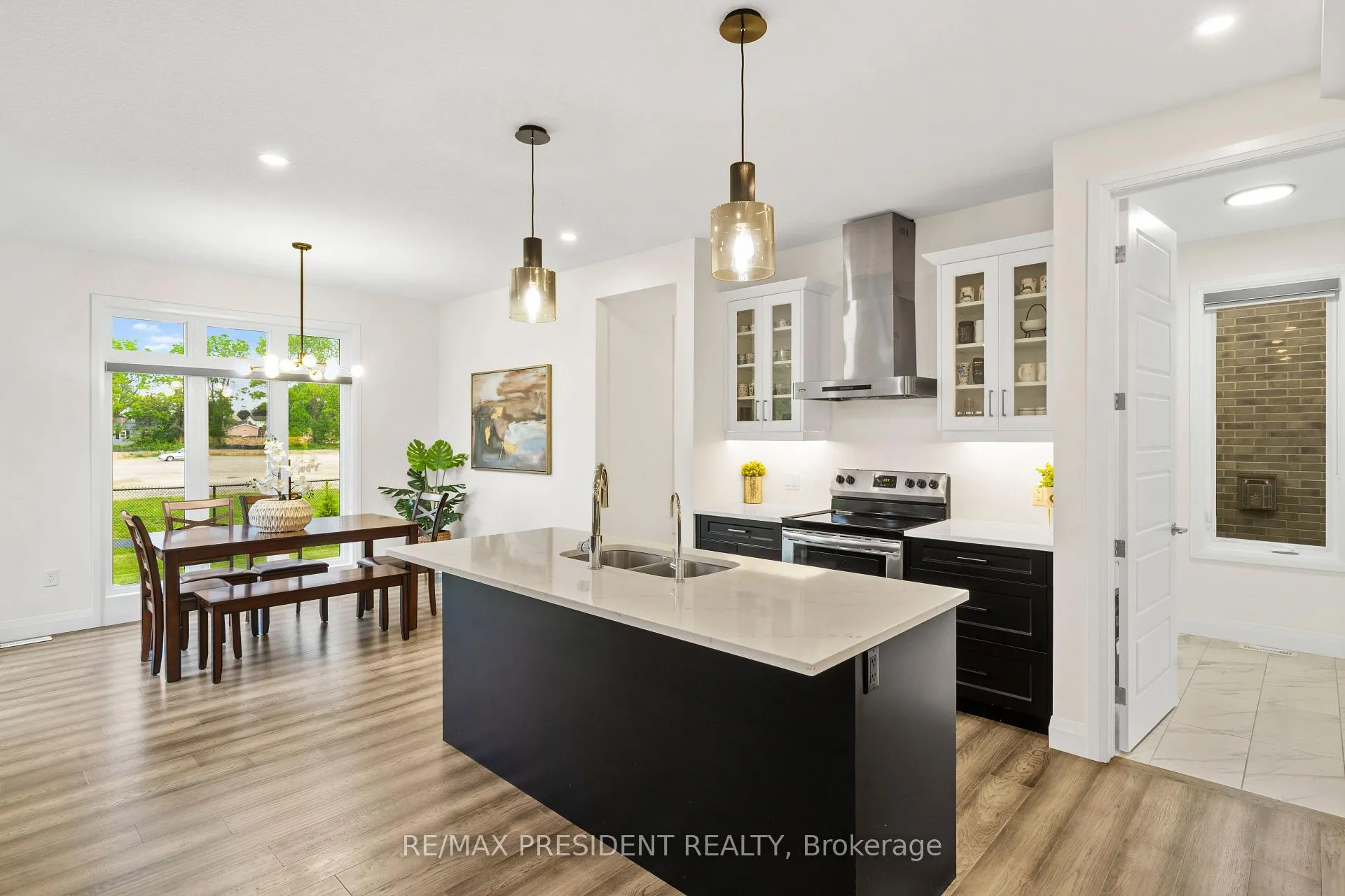 Photo 18 of 191 Foxborough Place, Thames Centre, Thorndale — HOMEH