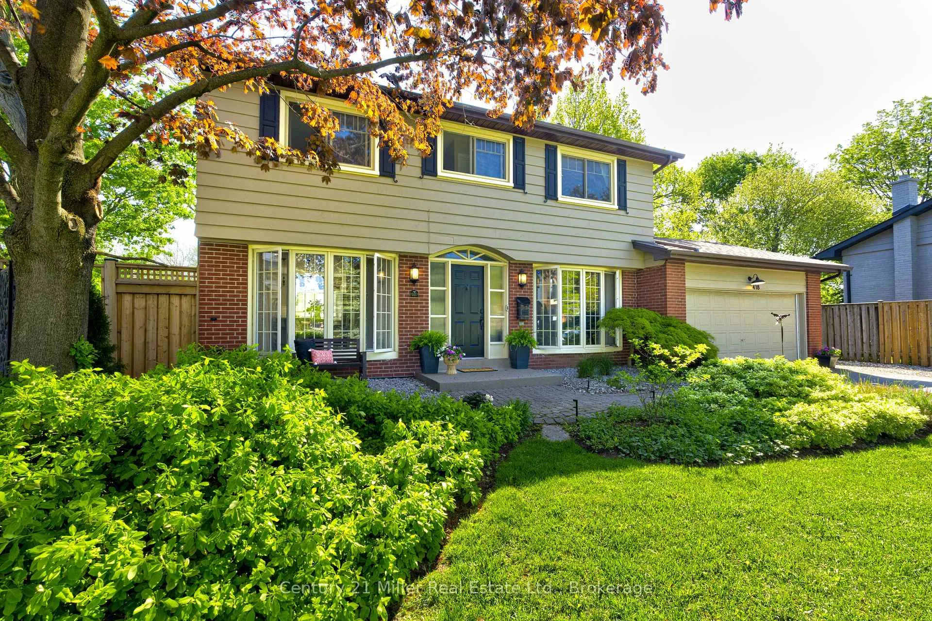 Front of 418 Southland Crescent