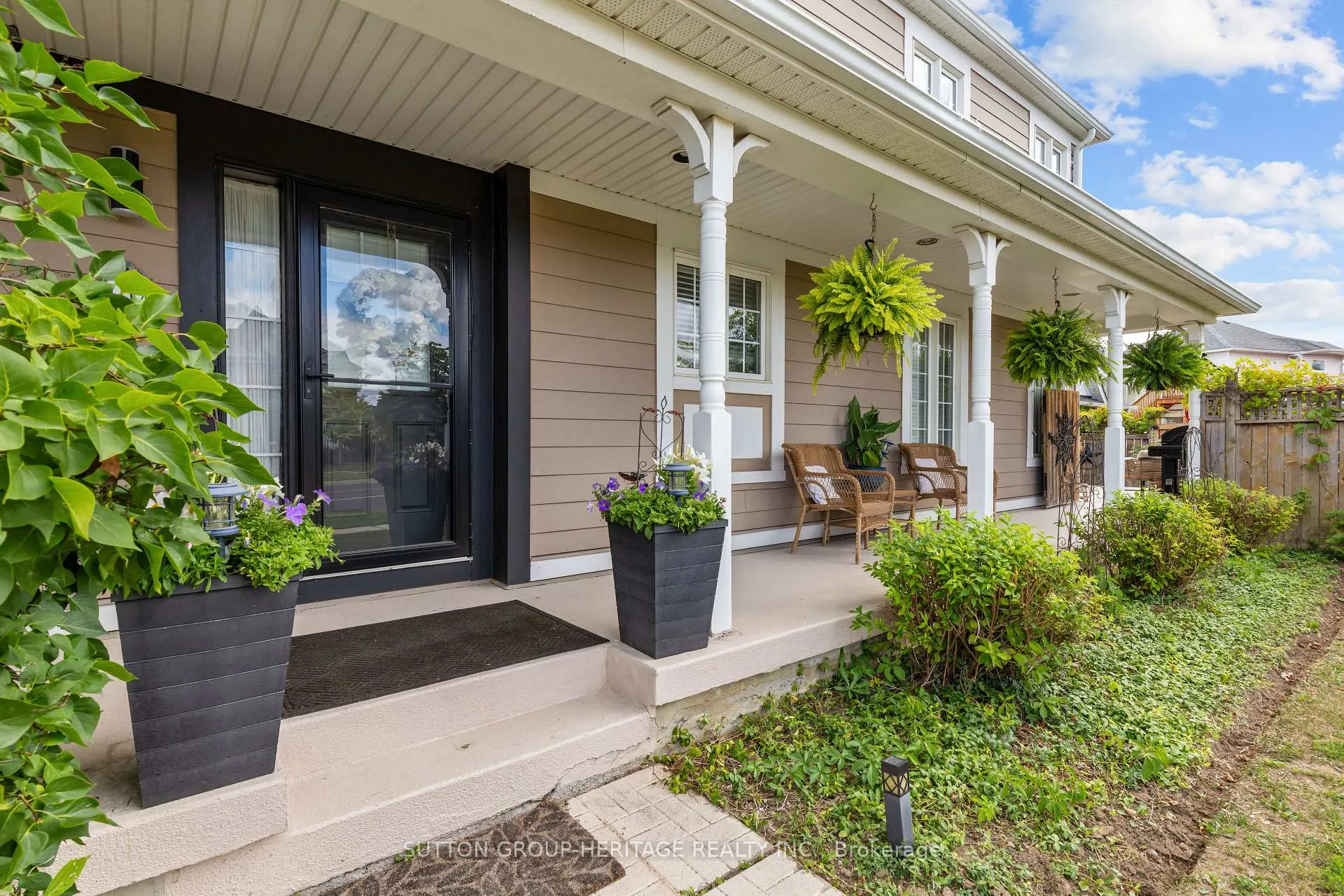 Photo 3 of 104 Gas Lamp Lane, Markham, Cornell — HOMEH