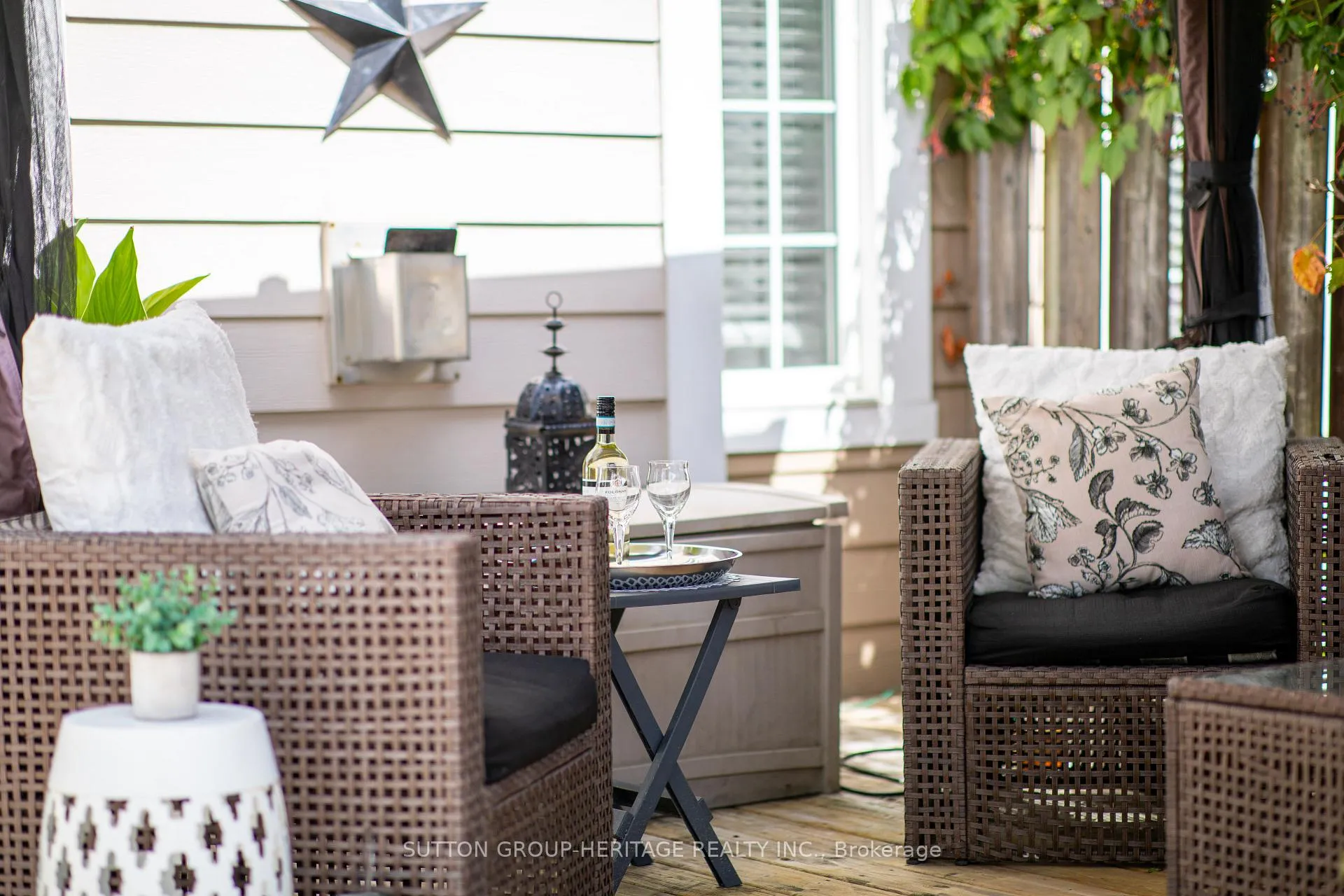 Photo 7 of 104 Gas Lamp Lane, Markham, Cornell — HOMEH
