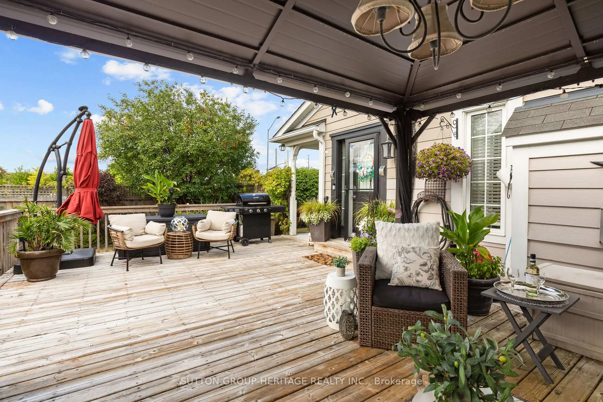 Photo 12 of 104 Gas Lamp Lane, Markham, Cornell — HOMEH