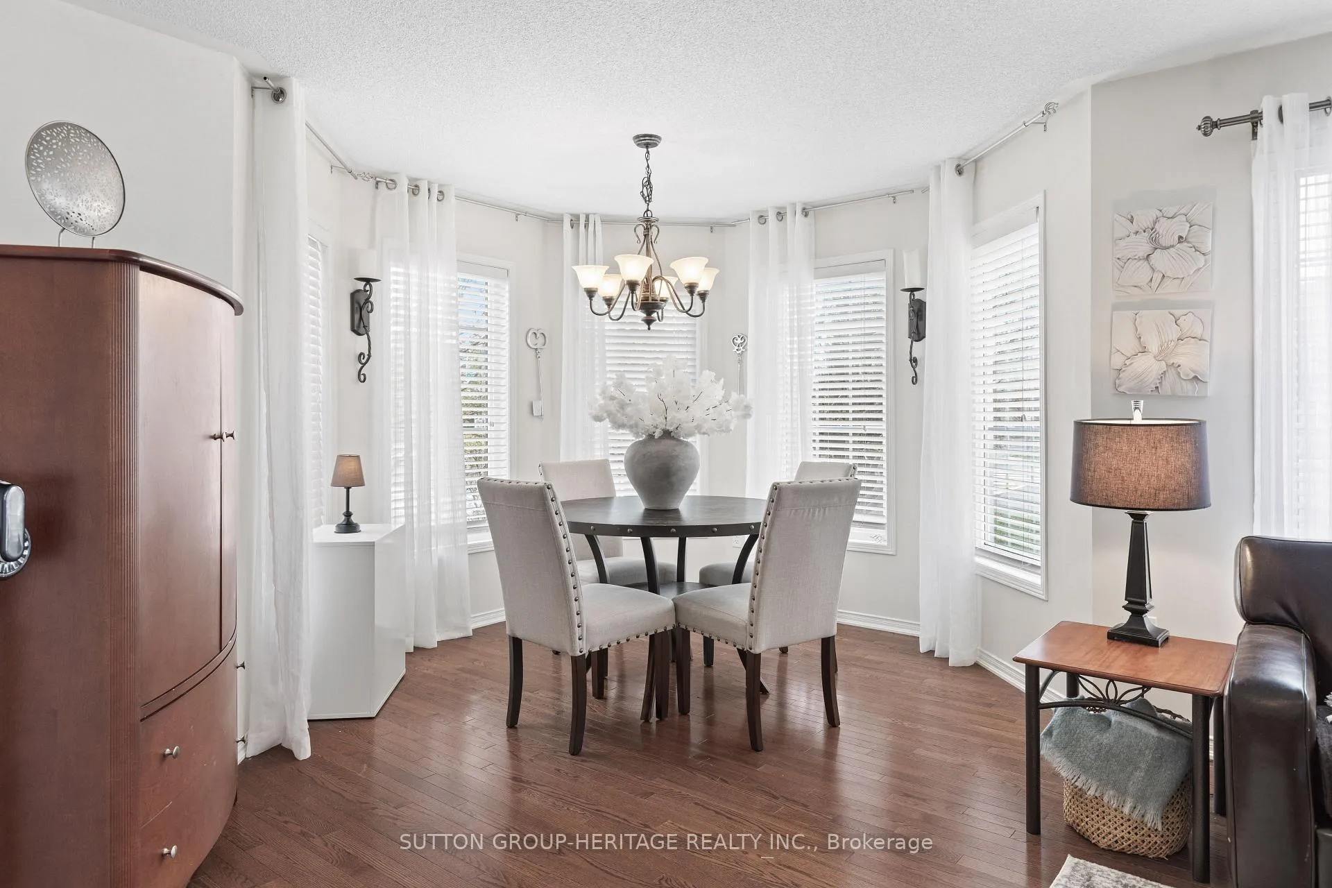Photo 17 of 104 Gas Lamp Lane, Markham, Cornell — HOMEH
