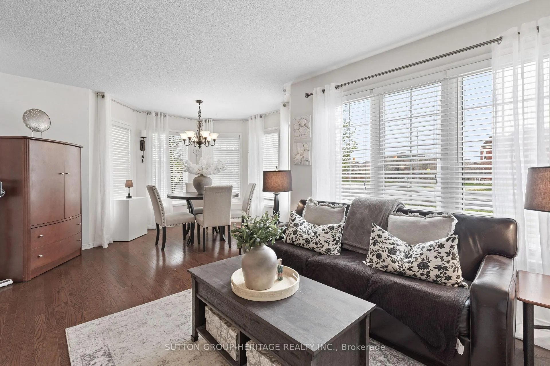 Photo 20 of 104 Gas Lamp Lane, Markham, Cornell — HOMEH