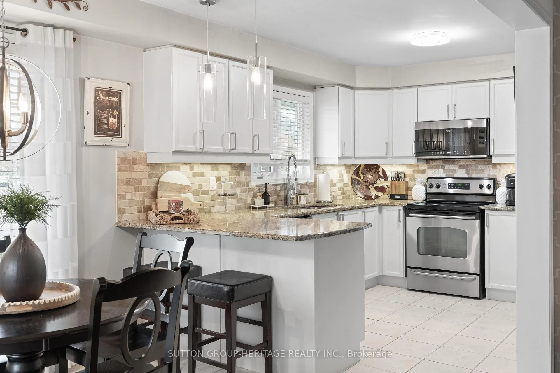 Photo 23 of 104 Gas Lamp Lane, Markham, Cornell — HOMEH