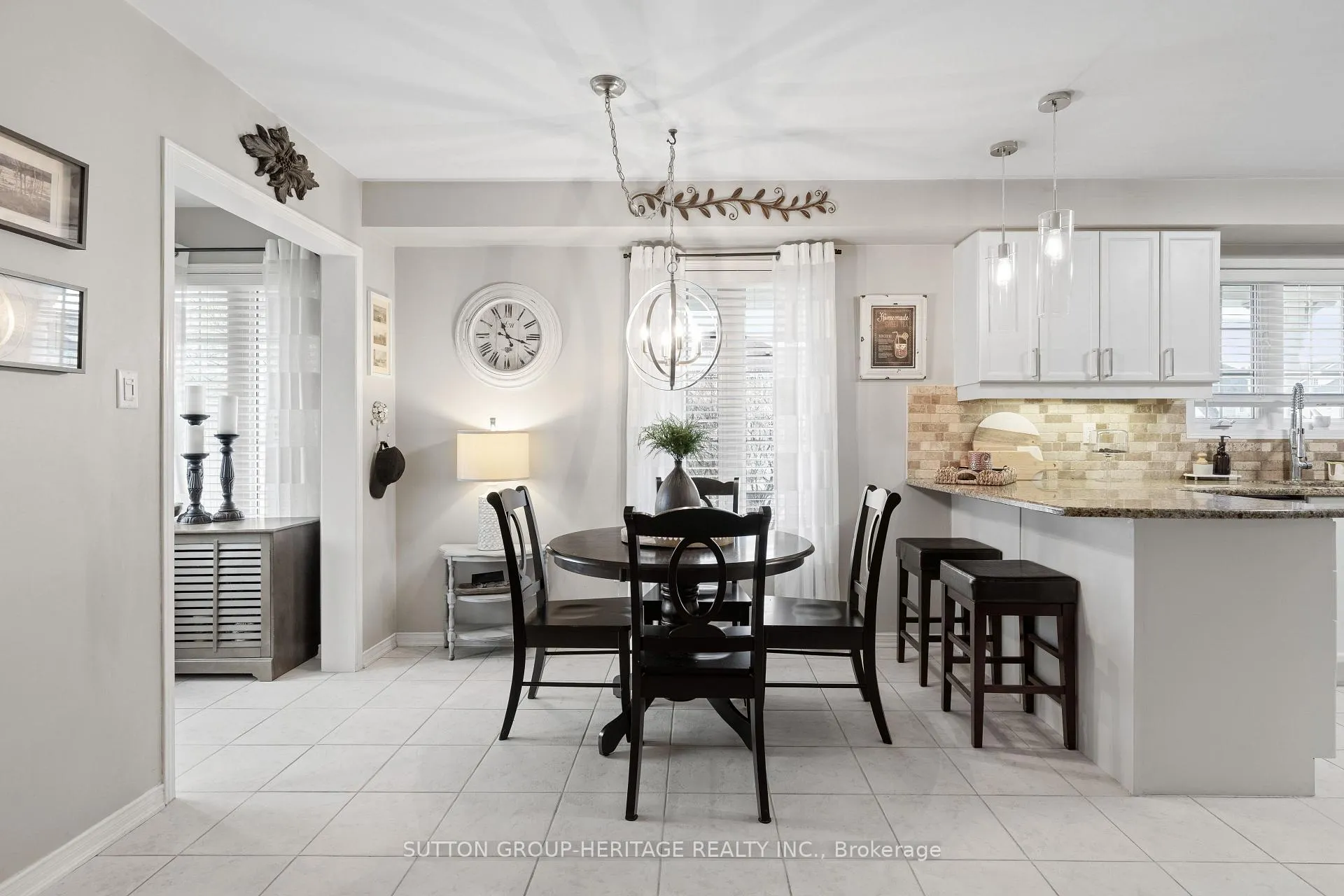 Photo 25 of 104 Gas Lamp Lane, Markham, Cornell — HOMEH