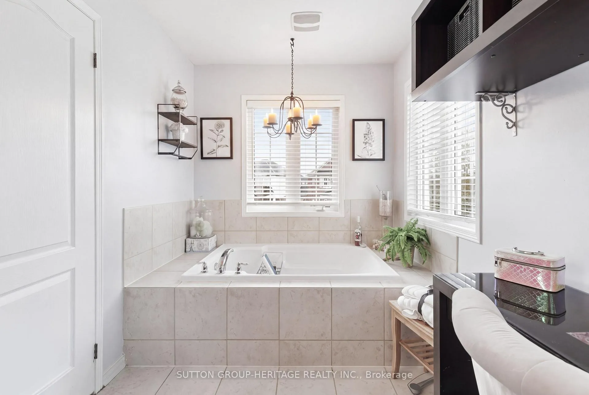 Photo 37 of 104 Gas Lamp Lane, Markham, Cornell — HOMEH