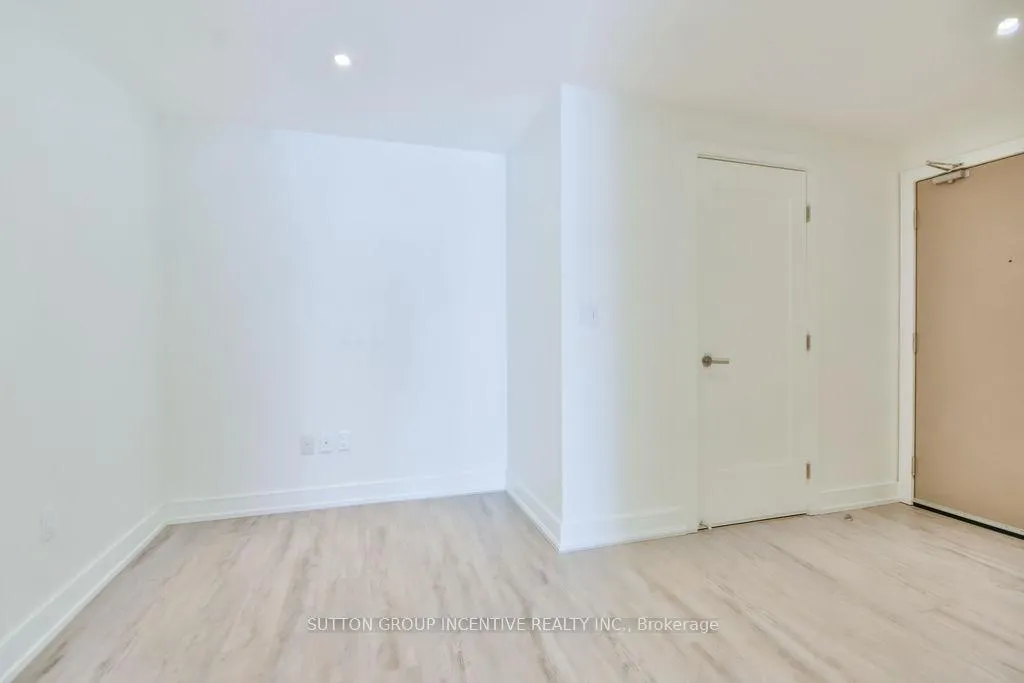 Photo 13 of Unit 713, 185 Dunlop Street E, Barrie, Lakeshore — HOMEH